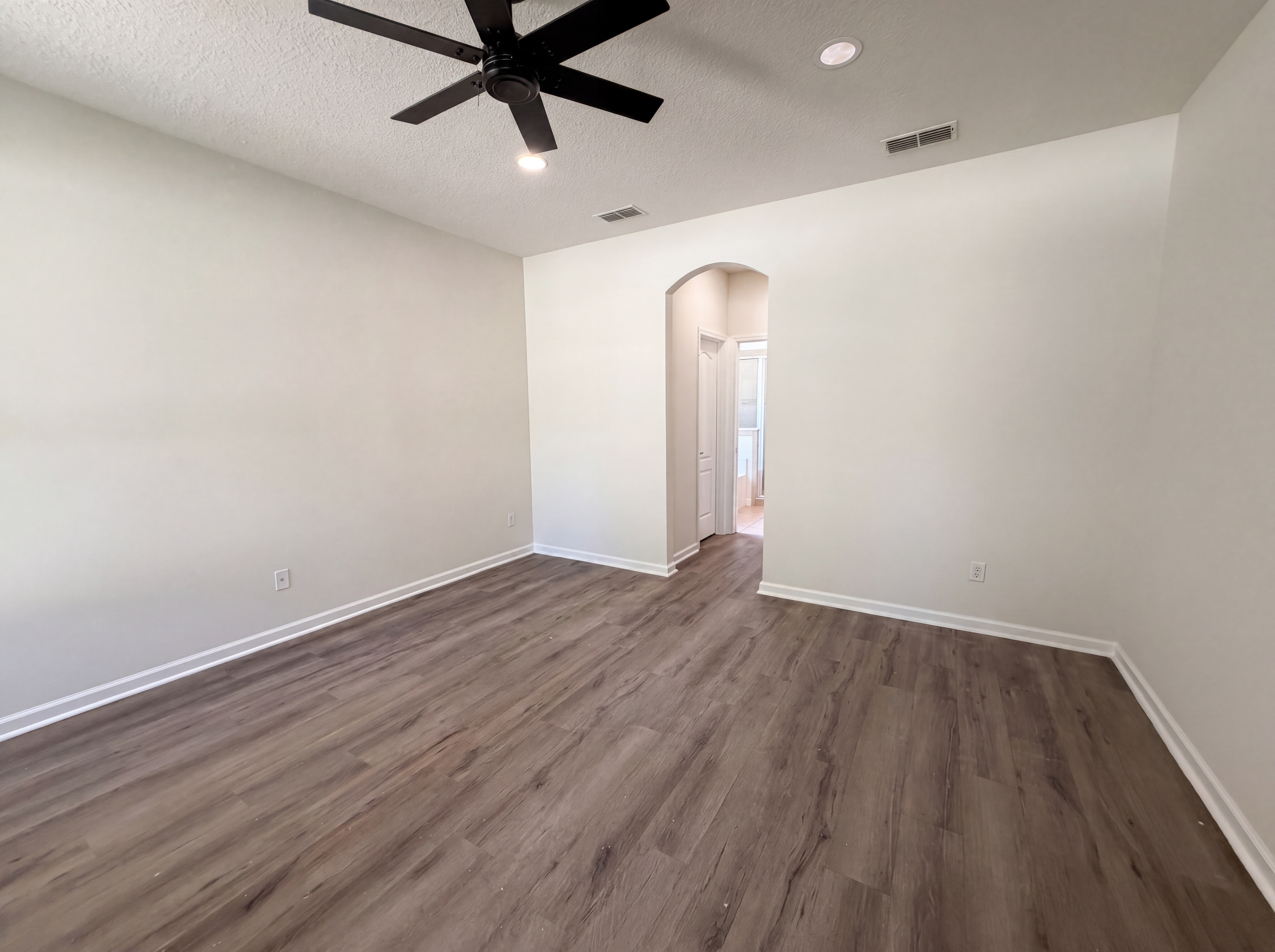 Photo 4 of 21 of 45168 Ingleham Cir, Callahan, FL