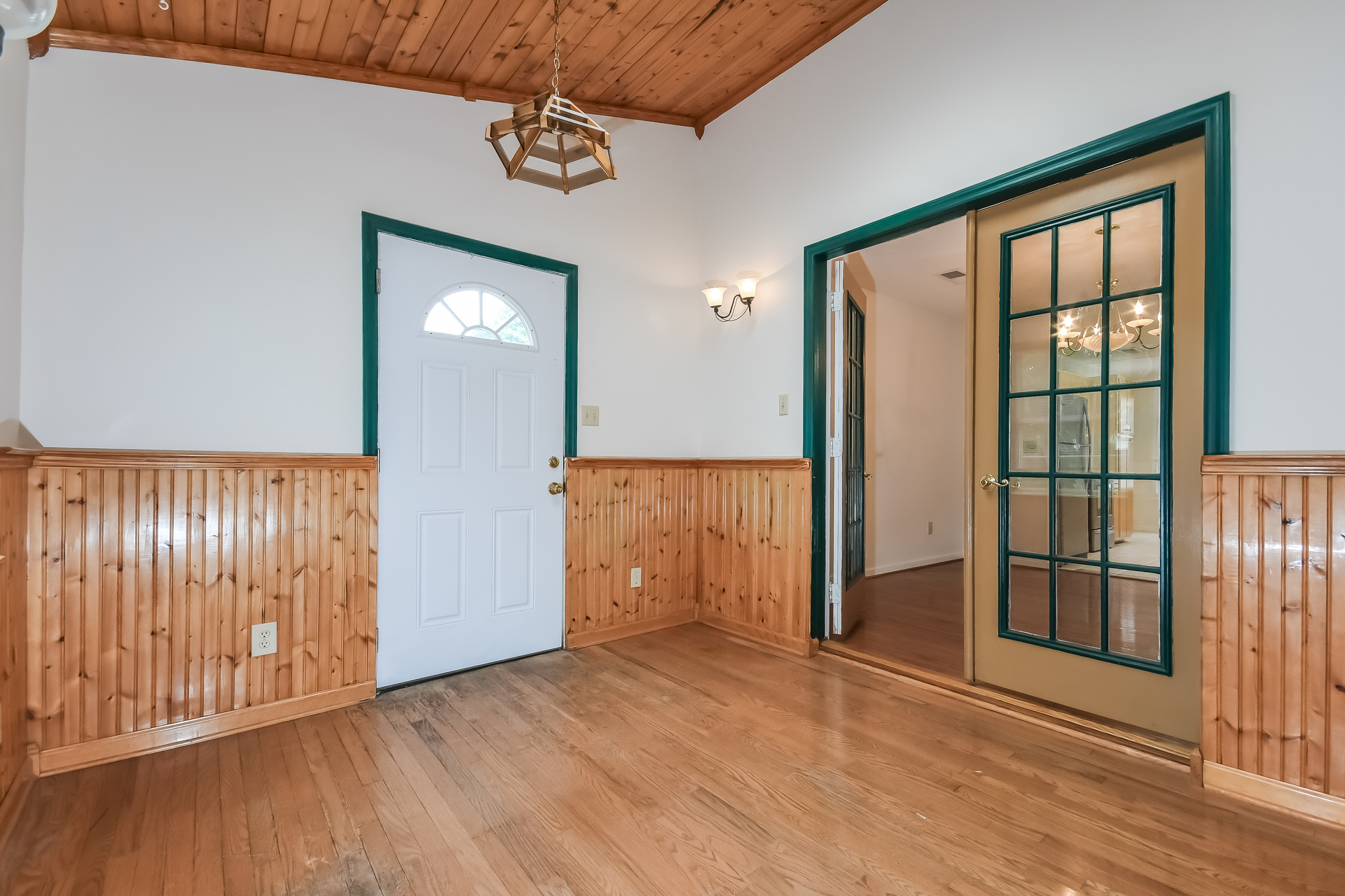 Photo 10 of 22 of 2054 Willowdale Ct, Mount Pleasant, SC
