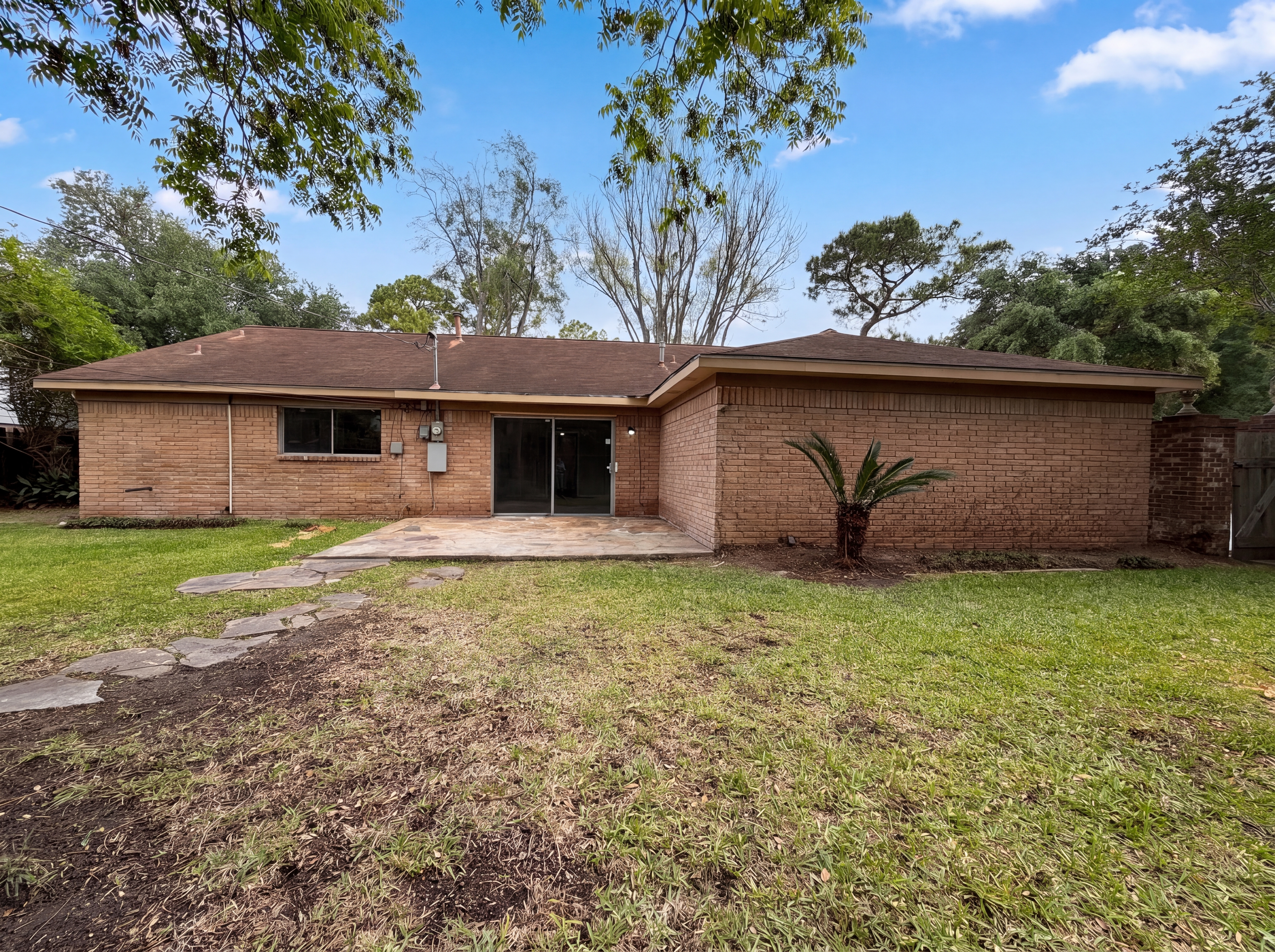 Photo 5 of 17 of 9603 Highmeadow Dr, Houston, TX