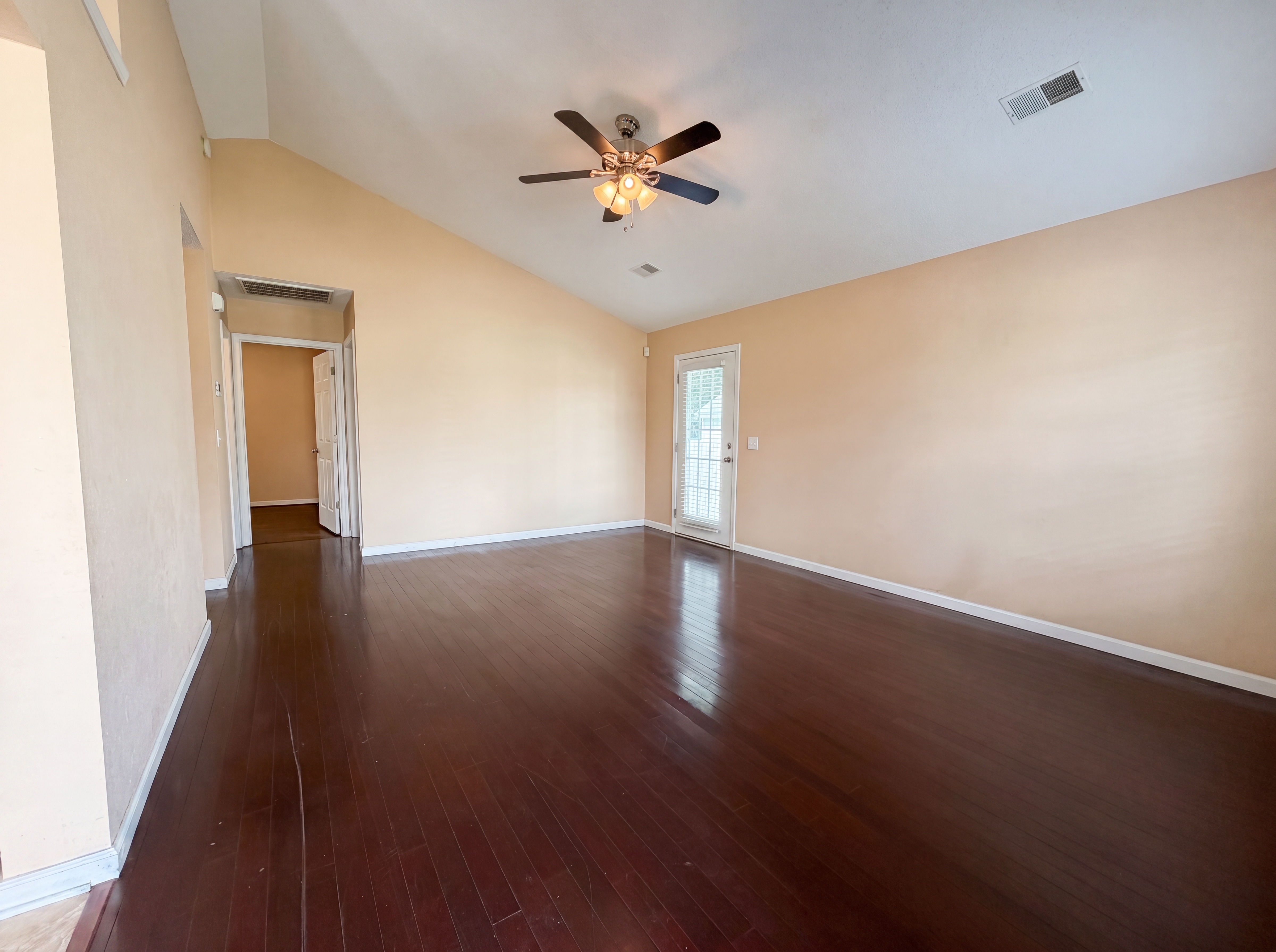 Photo 3 of 16 of 316 Legend Oaks Dr, Columbia, SC