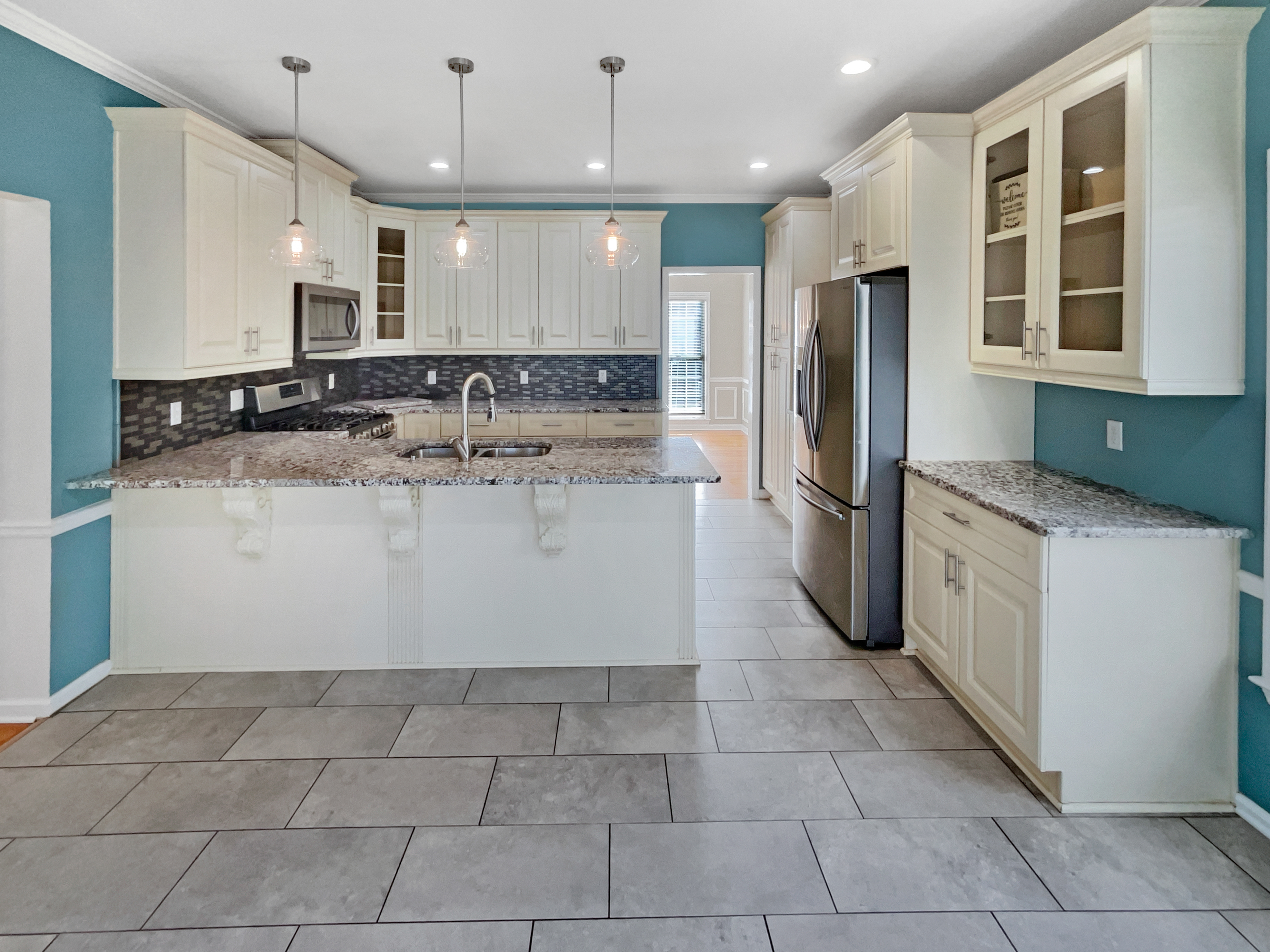 Photo 18 of 68 of 1370 Providence Dr, Lawrenceville, GA