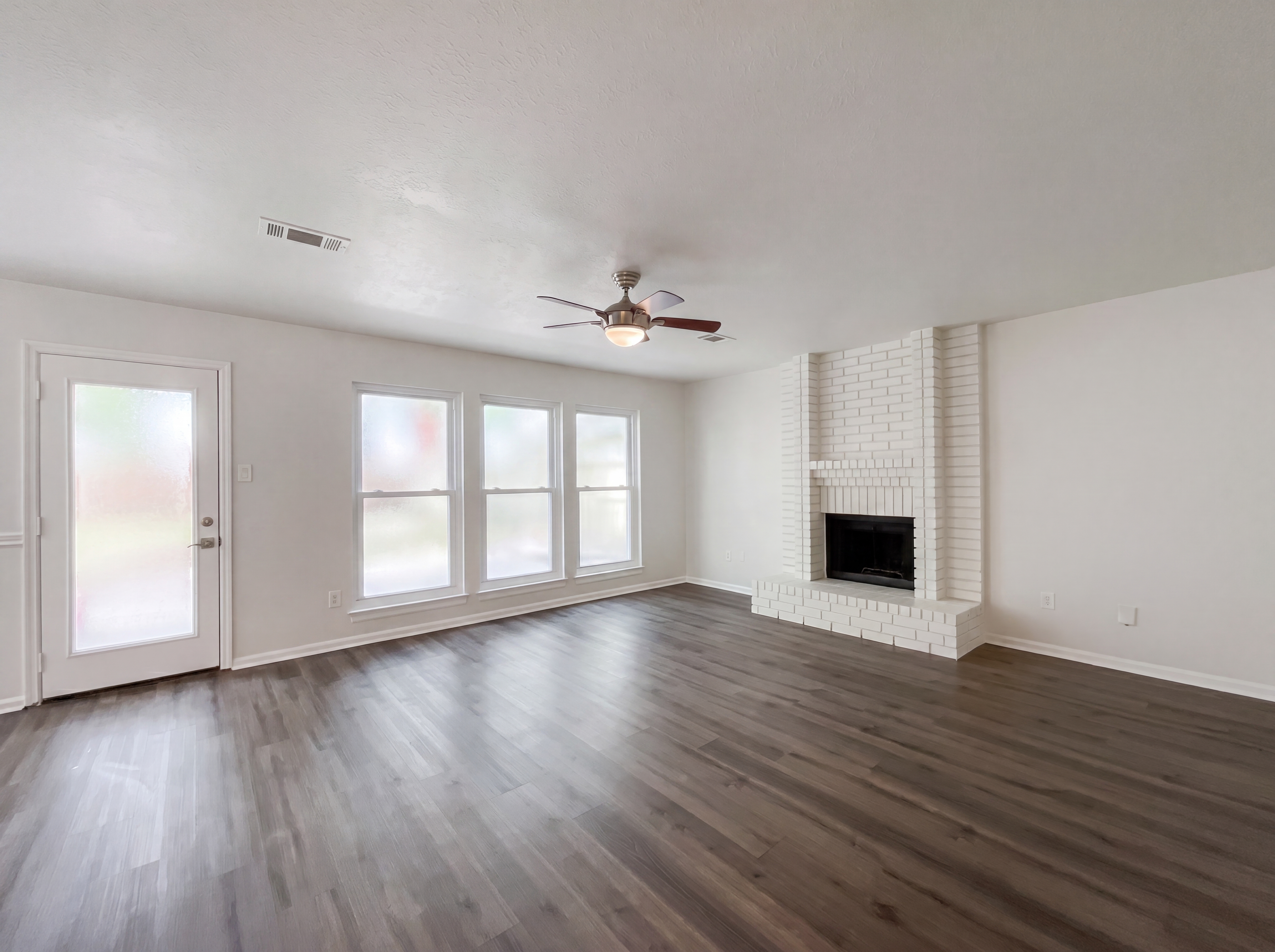 Photo 8 of 23 of 14 Elk Crossing Dr, Spring, TX