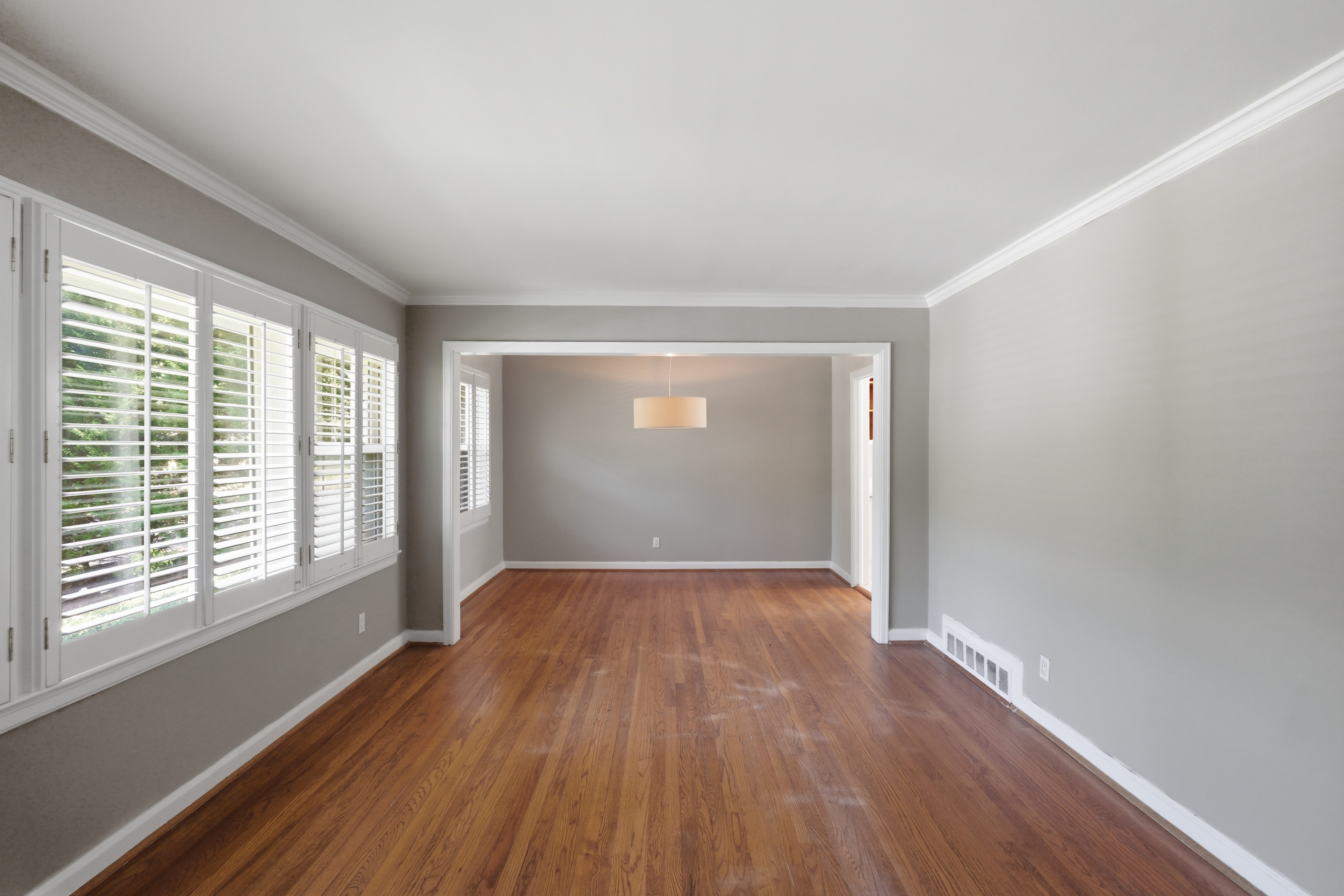 Photo 6 of 25 of 1347 Chalmette Dr NE, Atlanta, GA
