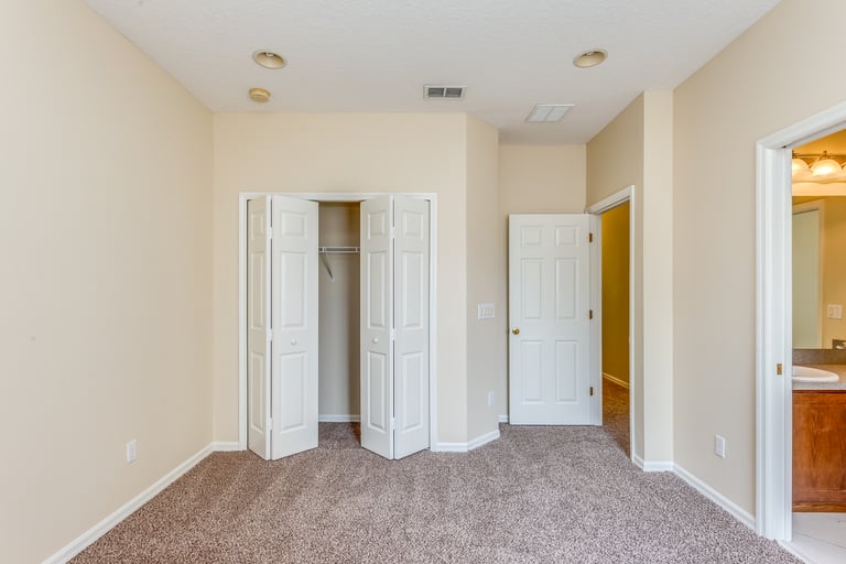 Photo 18 of 32 - 3340 Lake Jean Dr, Orlando, FL 32817