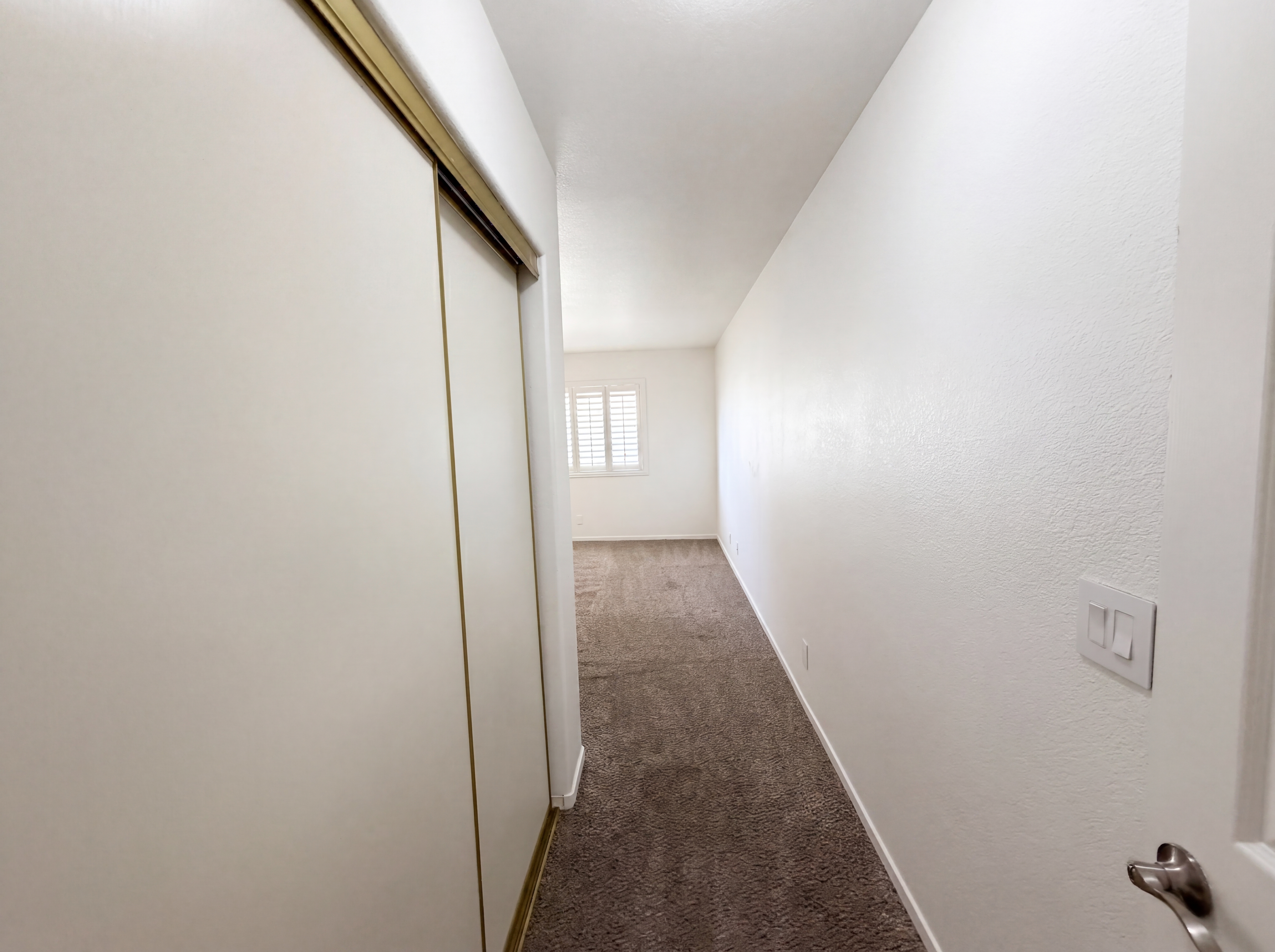 Photo 7 of 27 of 6305 W Washburn Rd, Las Vegas, NV