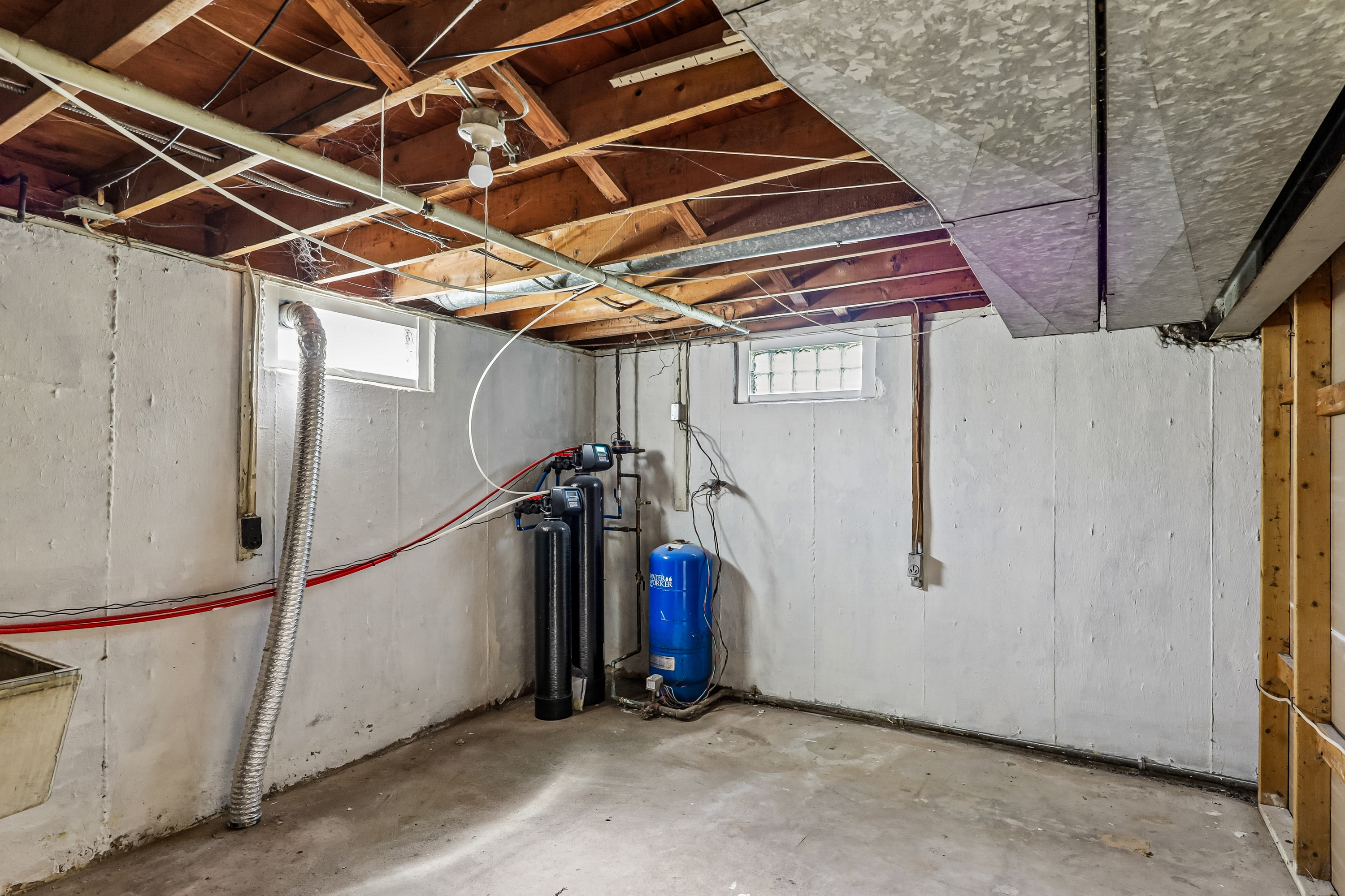 Photo 12 of 42 of 4071 Carondelet Dr, Dayton, OH