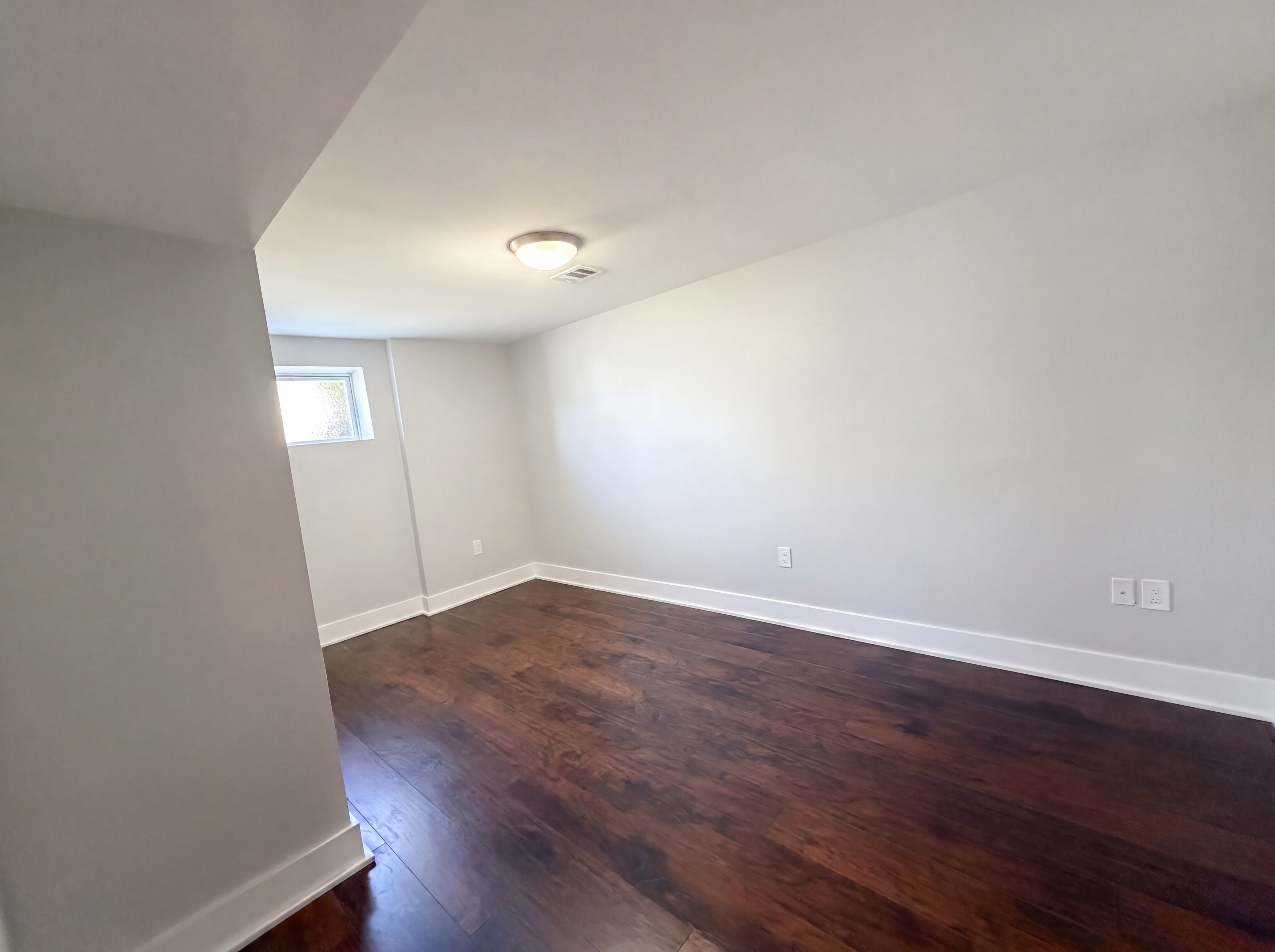 Photo 27 of 69 of 6515 Carriage Dr, Alexandria, VA