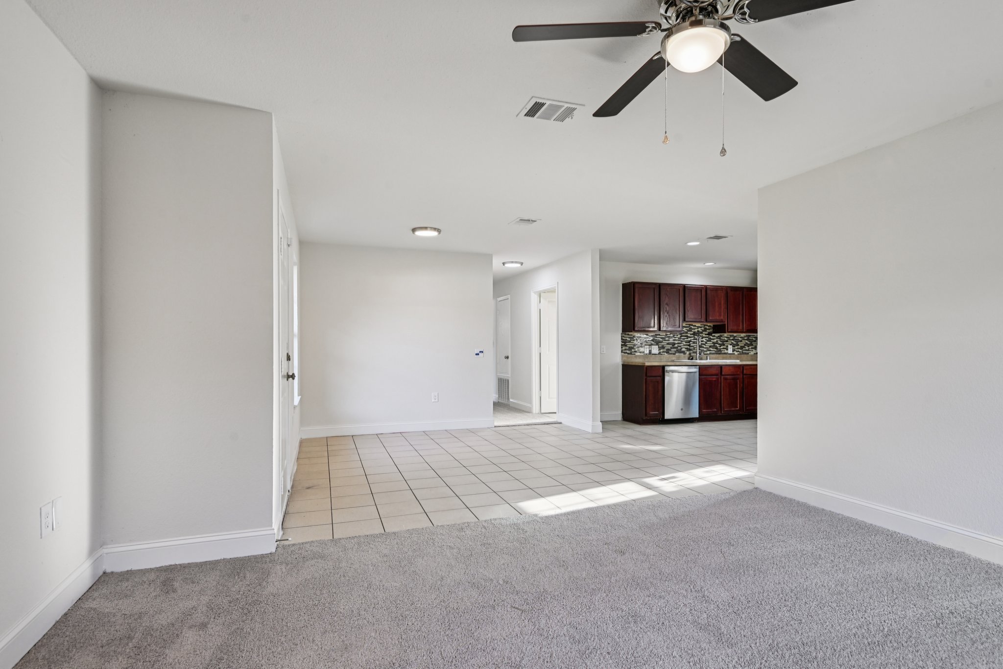 Photo 18 of 38 of 2714 Silkwood St, Dallas, TX