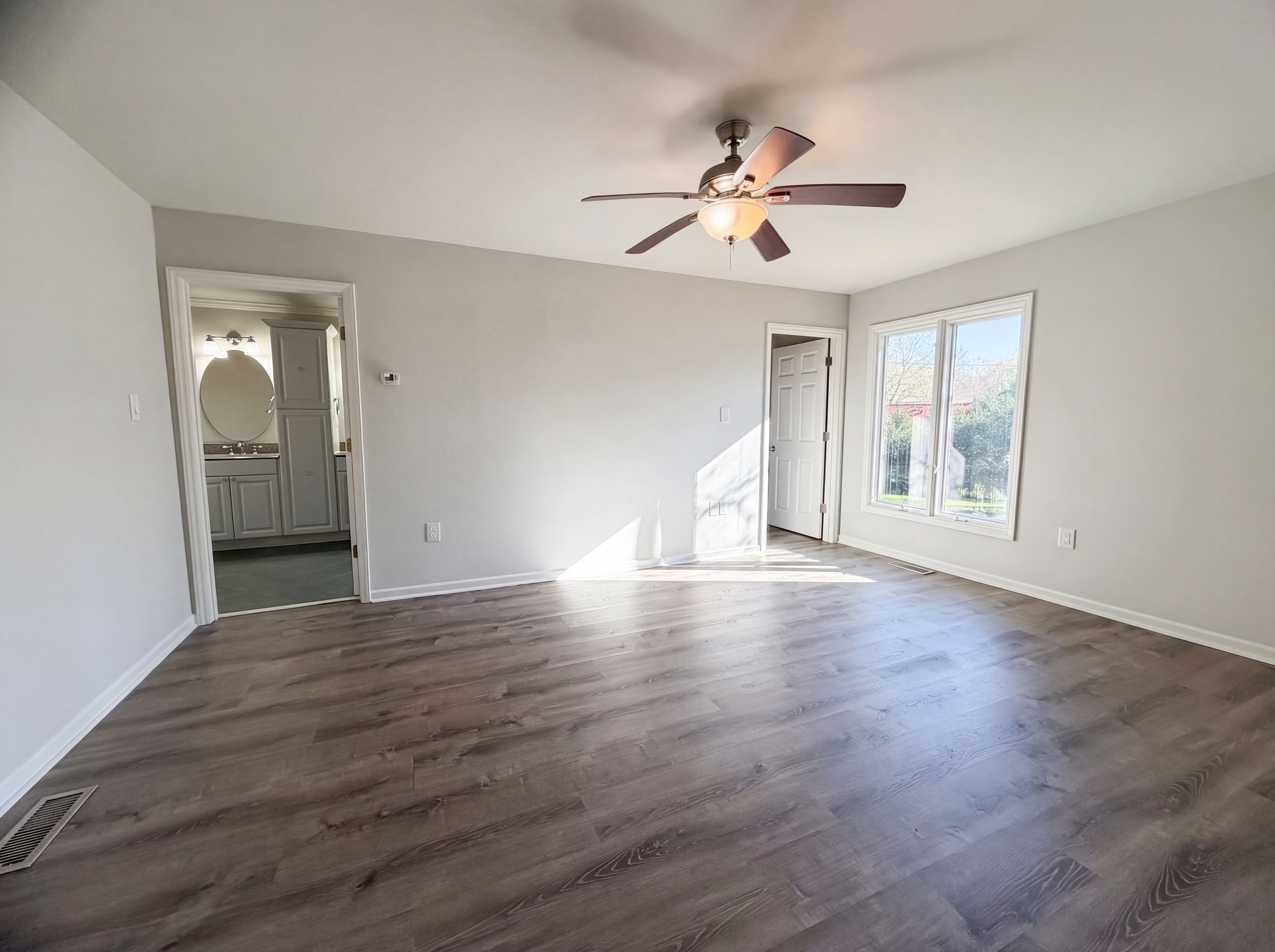 Photo 4 of 21 of 1512 Buckingham Ave, Gastonia, NC
