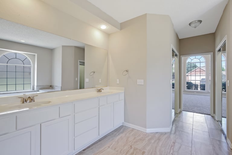 Photo 16 of 33 - 1616 Corvallis Trl, Arlington, TX 76006