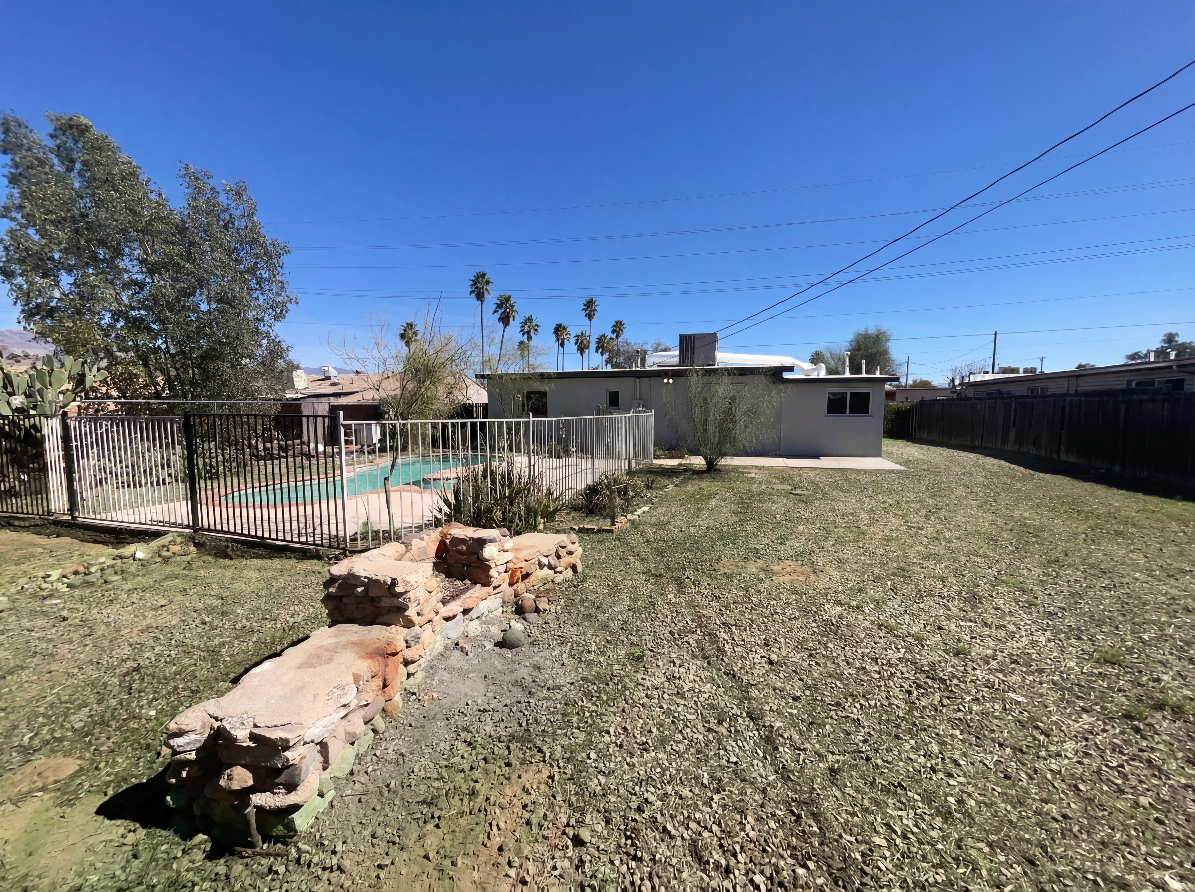 Photo 5 of 18 of 2519 N Richey Blvd, Tucson, AZ