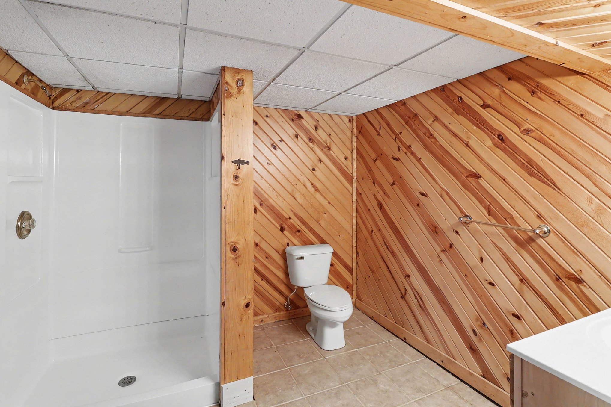Photo 14 of 17 of 905 N Wilder Rd, Lapeer, MI