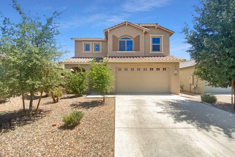 Property photo 1 of 297 W Tamarack Dr