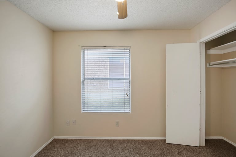Photo 10 of 26 - 4641 Feathercrest Dr, Fort Worth, TX 76137