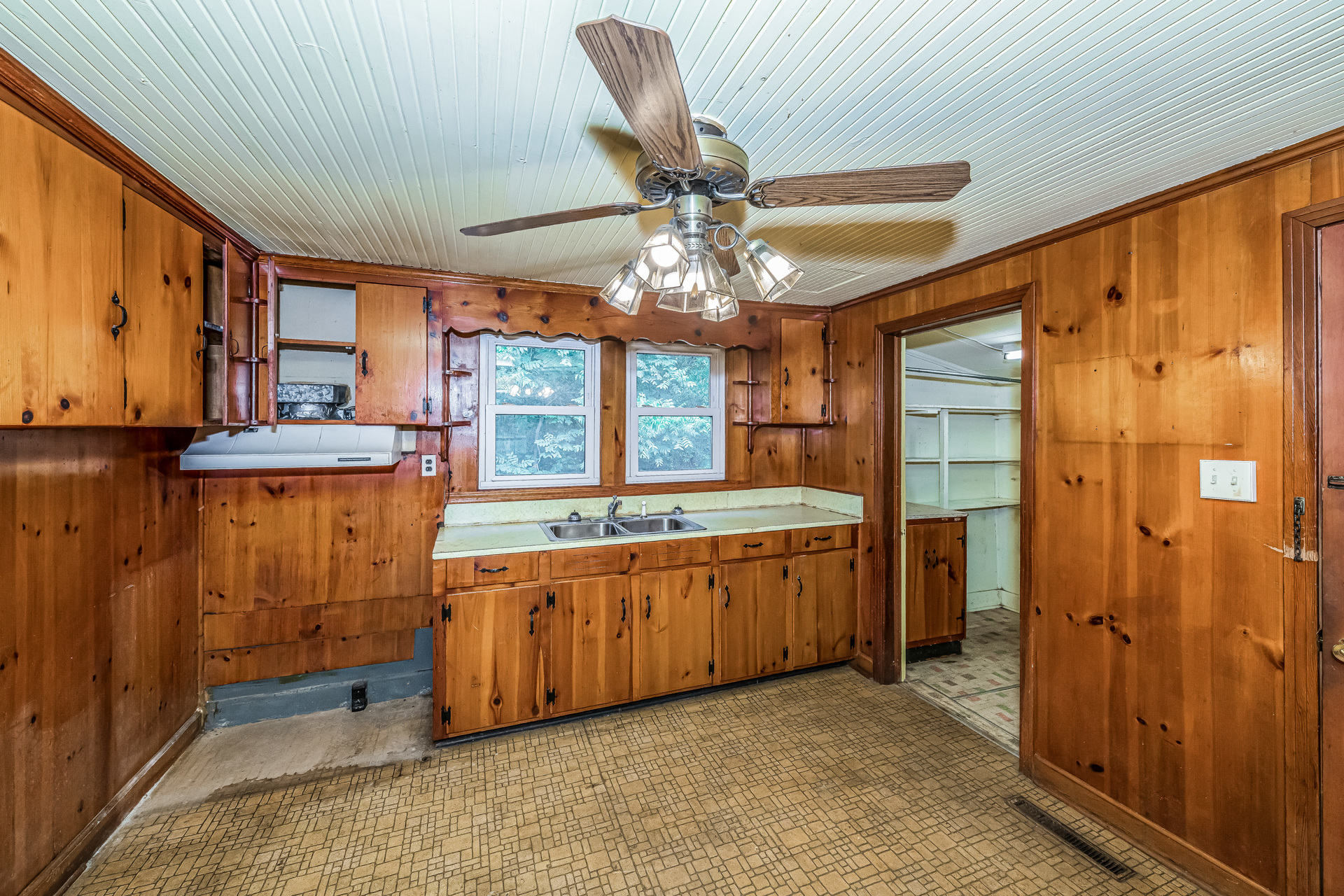 Photo 2 of 22 of 408 Walker St, Roxboro, NC