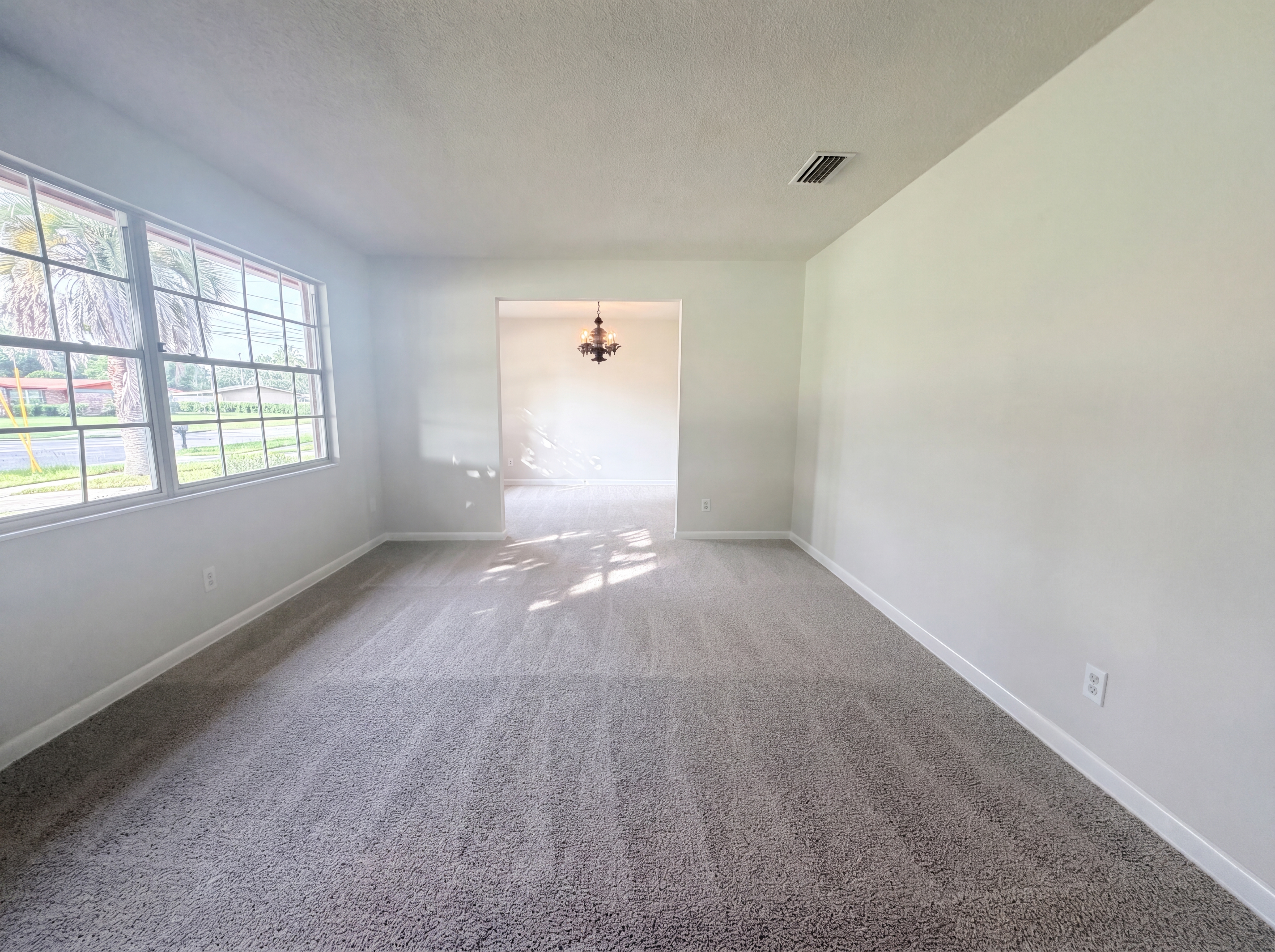 Photo 3 of 17 of 279 Bonnlyn Dr, Orange Park, FL