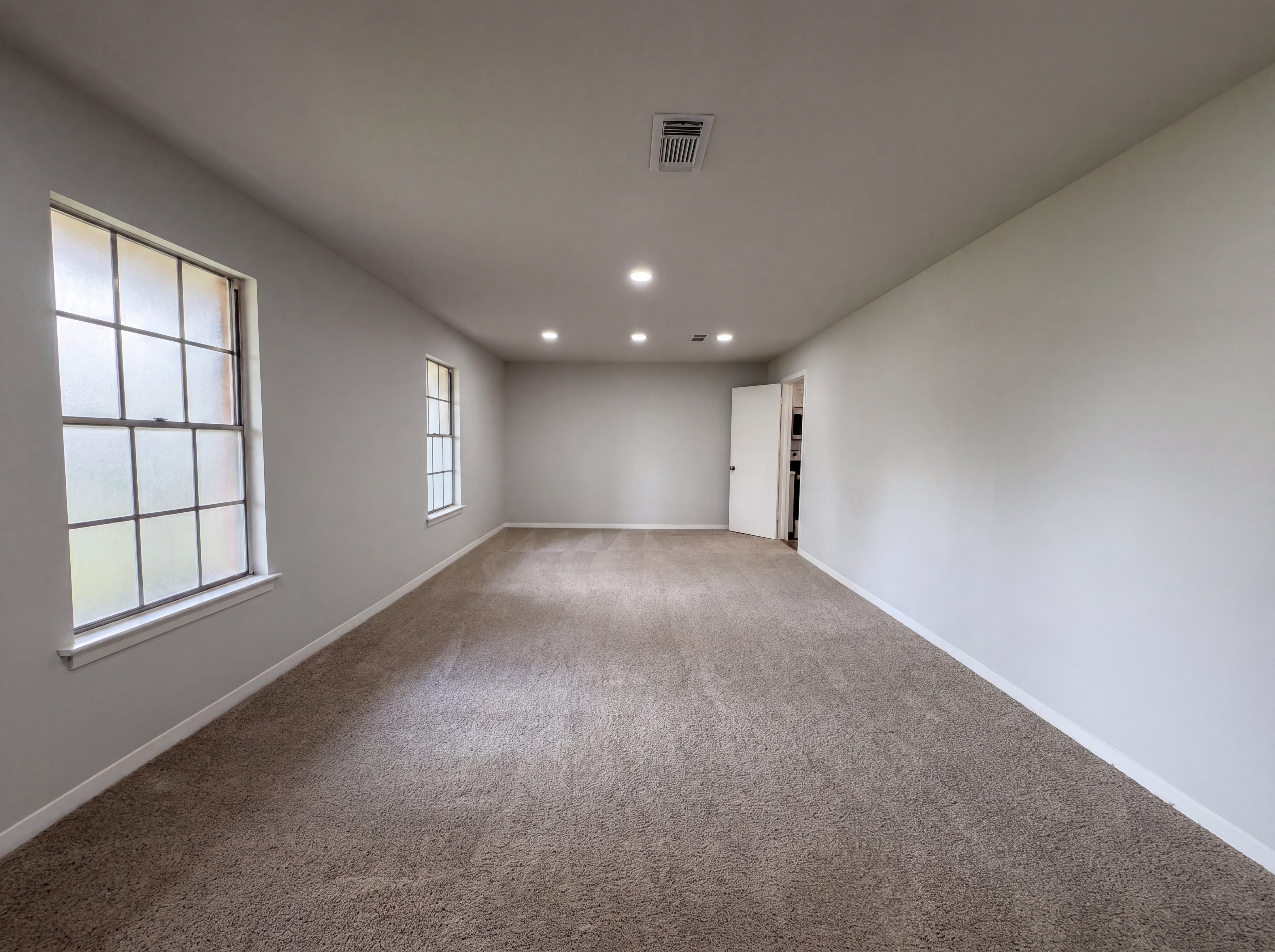 Photo 3 of 17 of 9603 Highmeadow Dr, Houston, TX