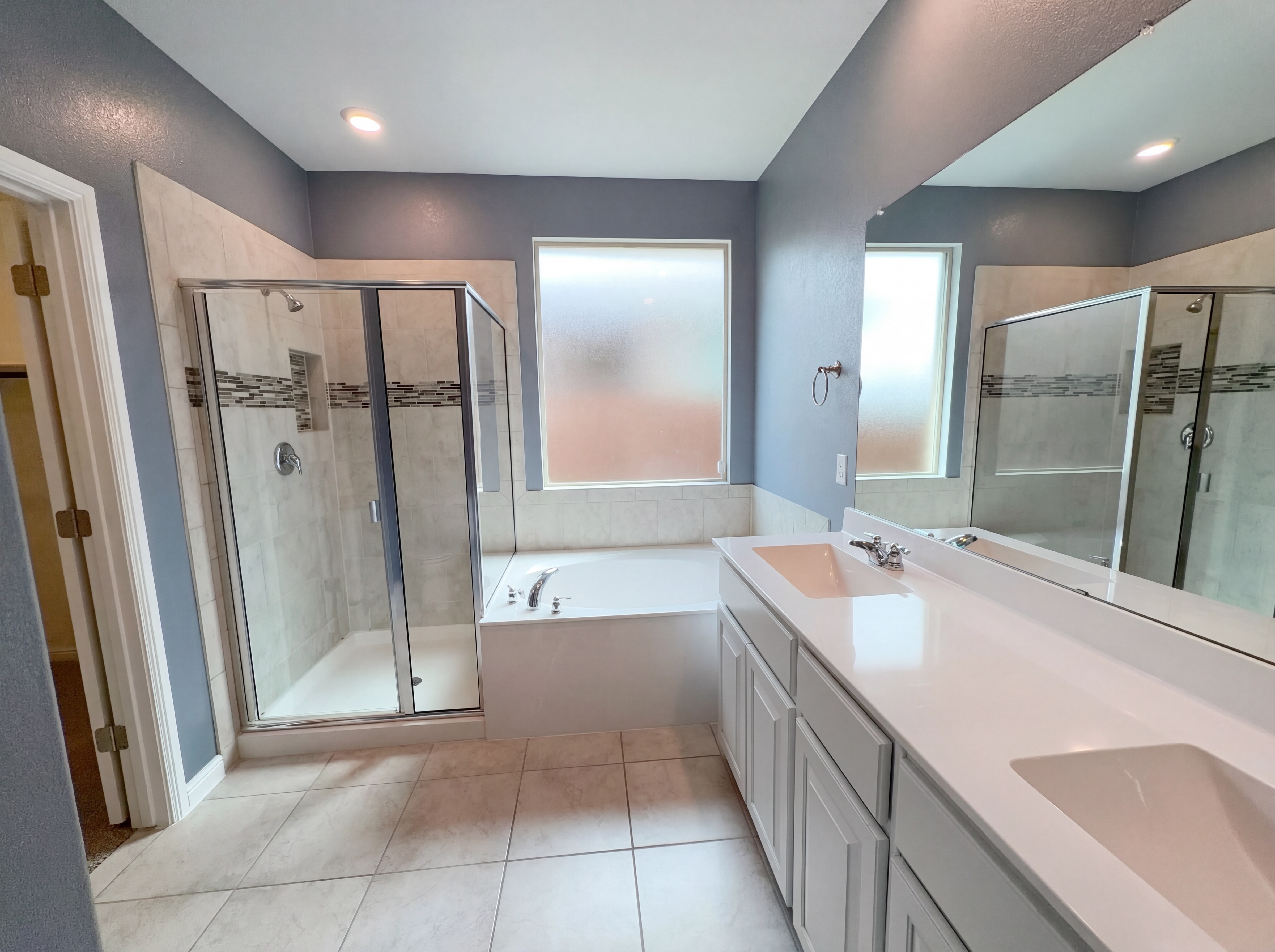 Photo 6 of 16 of 2520 Allview Ln, Red Oak, TX