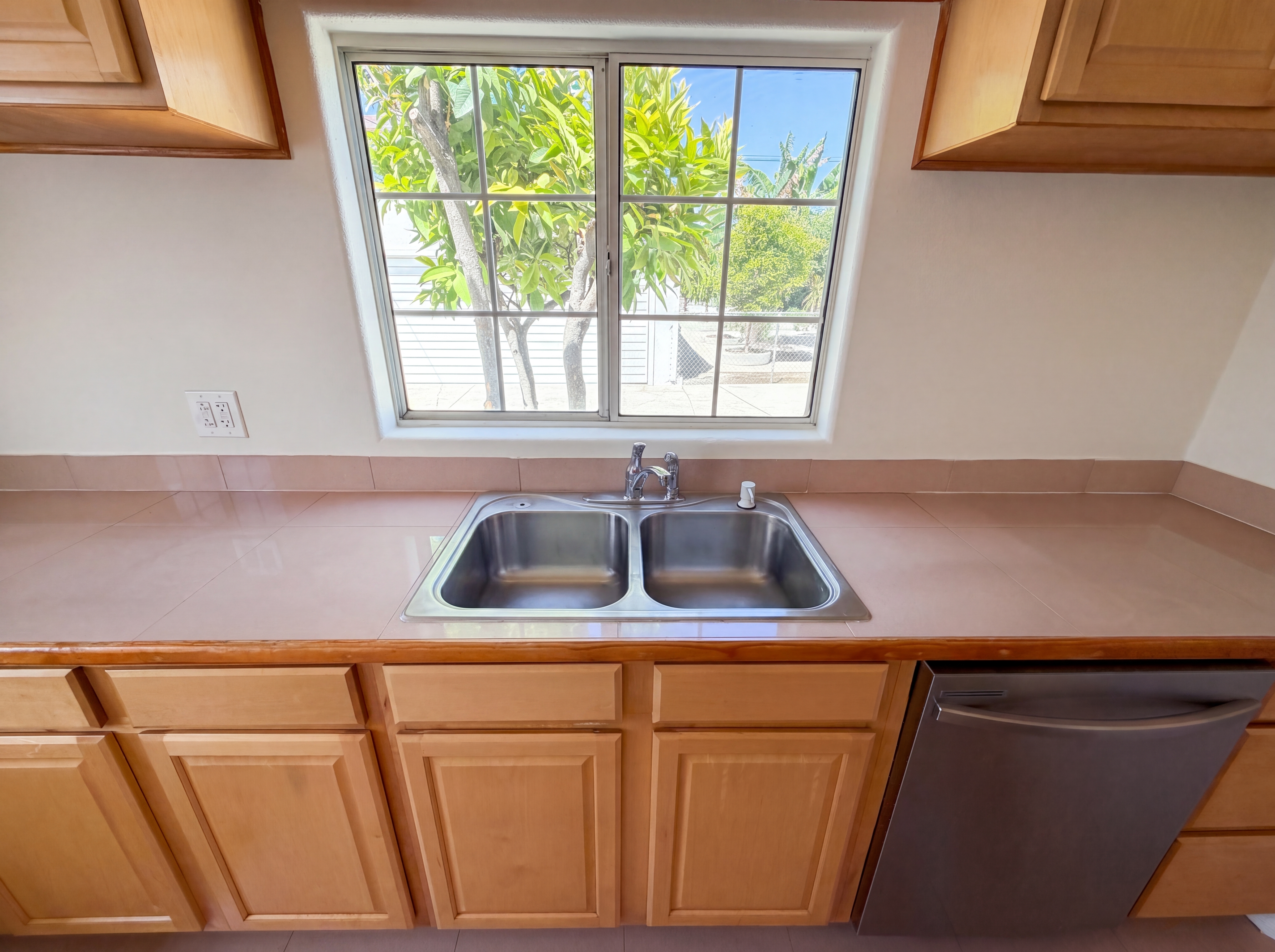 Photo 8 of 31 of 817 S 9th St, Alhambra, CA