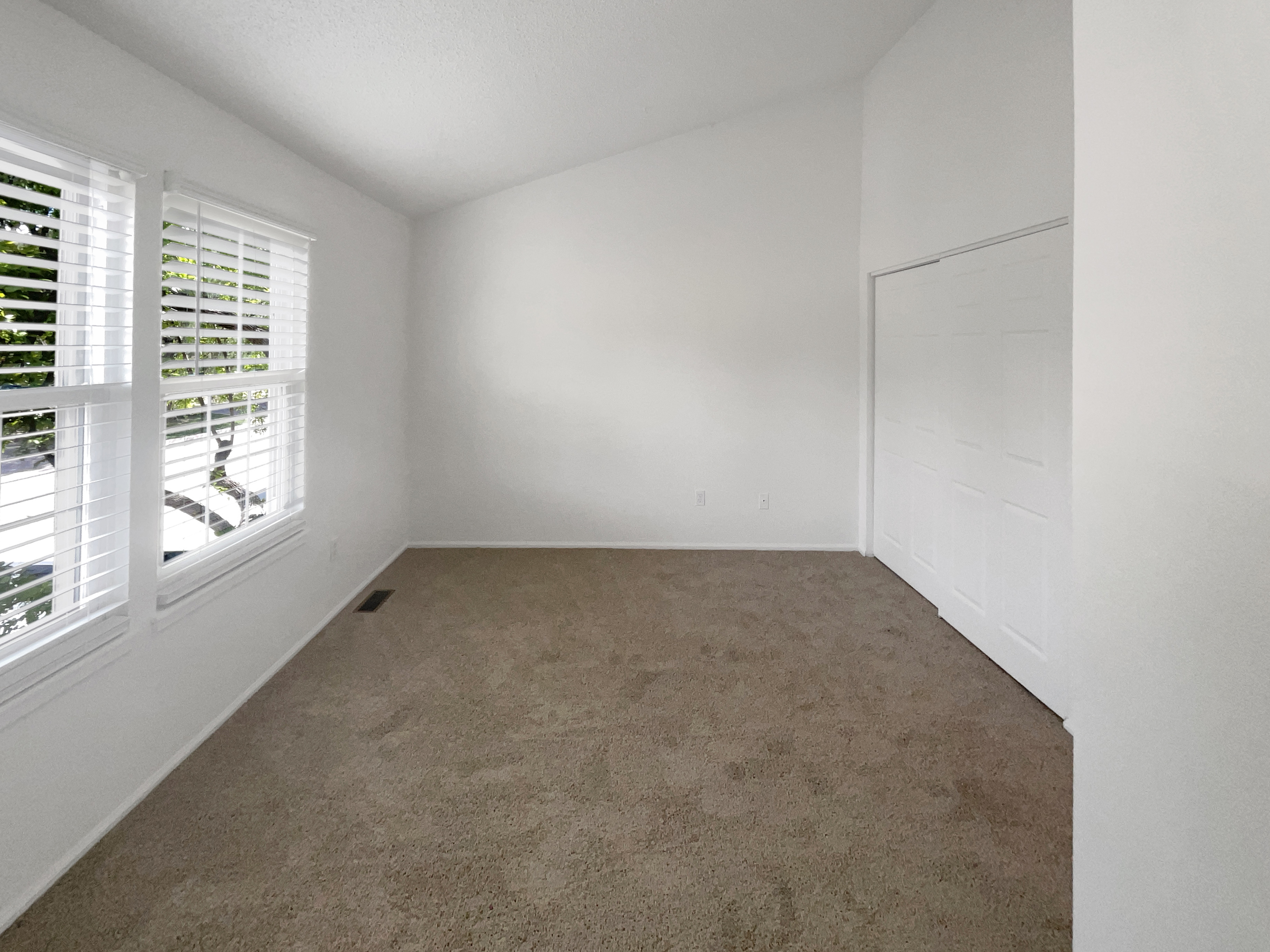 Photo 8 of 20 of 7604 S Steele St, Centennial, CO