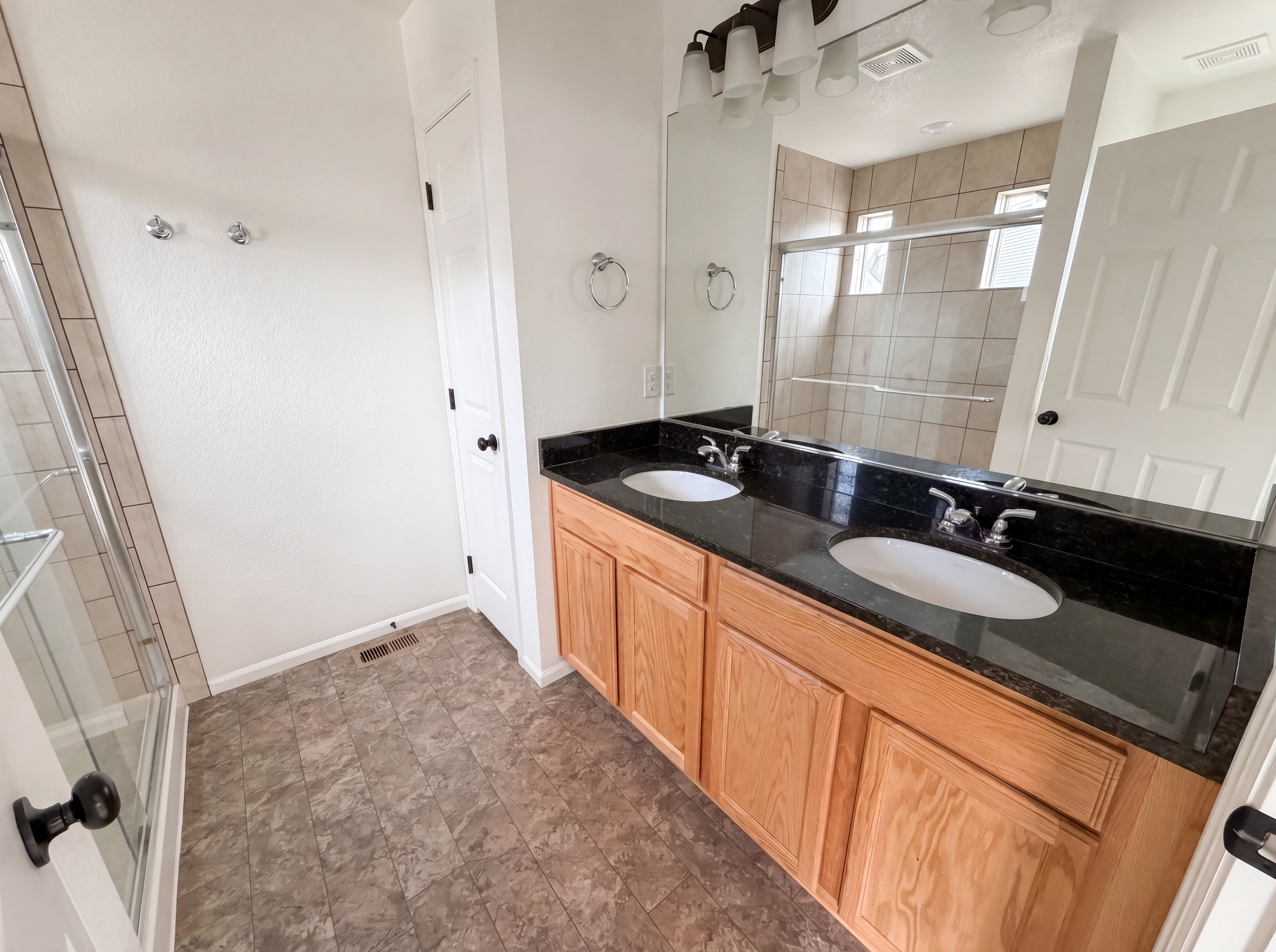 Photo 20 of 34 of 10186 Zeno St, Commerce City, CO