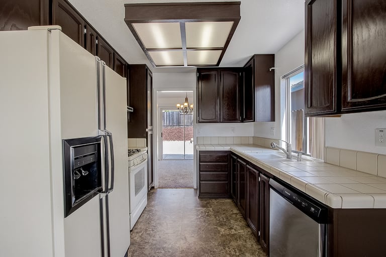 Photo 4 of 33 - 4205 Gold Ridge Way, Antelope, CA 95843