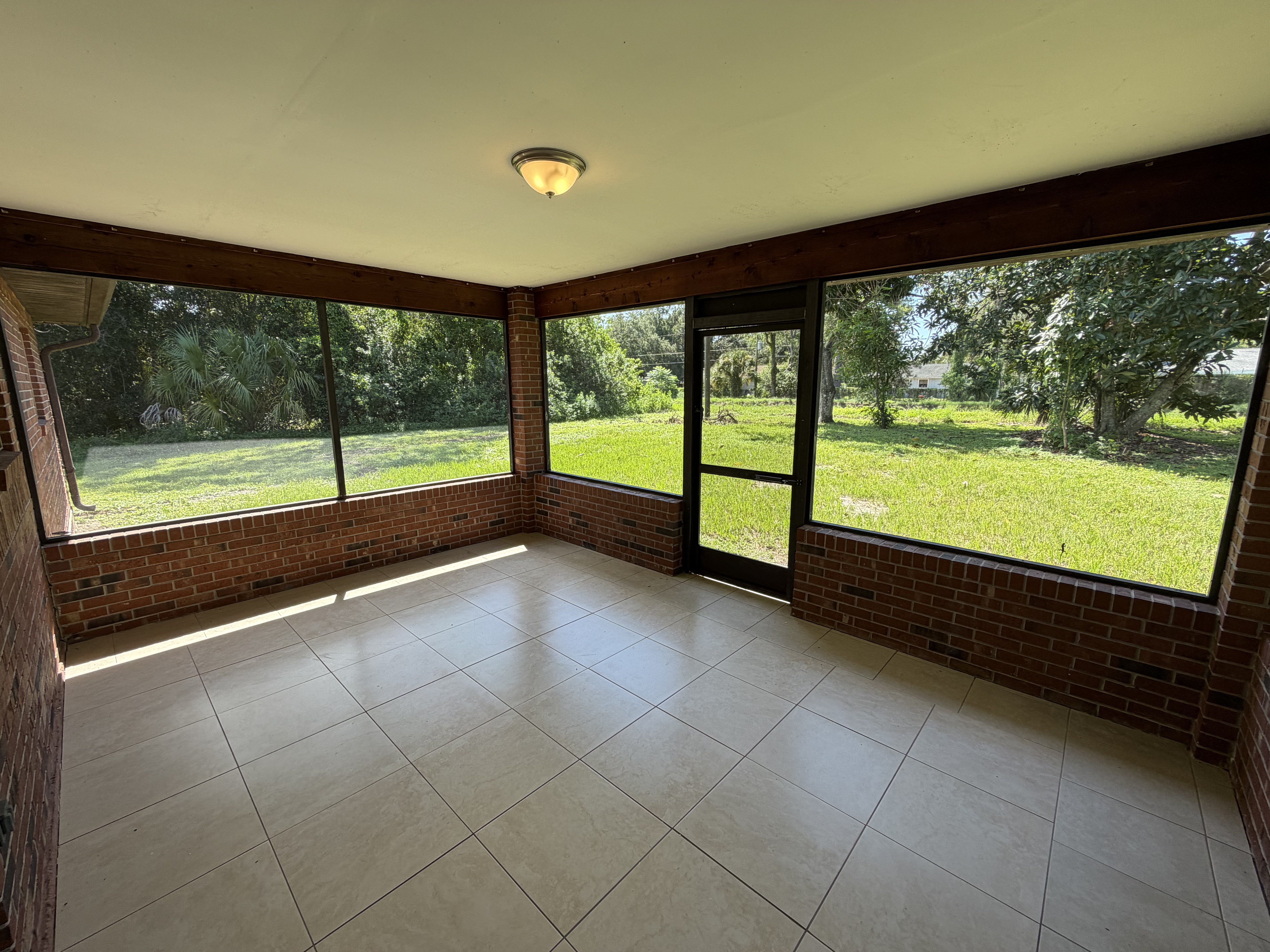 Photo 19 of 25 of 1008 Lynbrook St NW, Palm Bay, FL