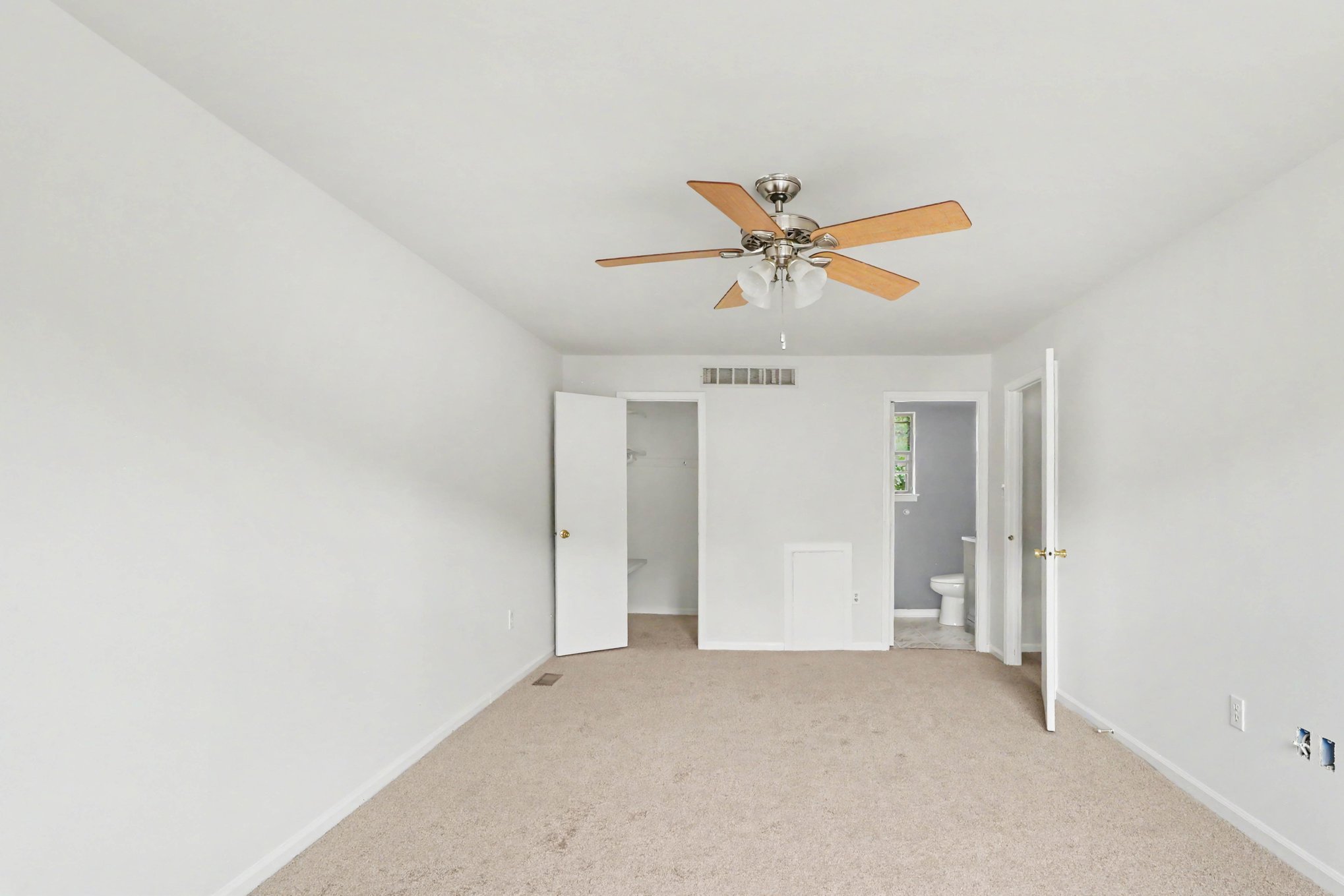 Photo 22 of 54 of 737 Fox Chase Cir, Bear, DE