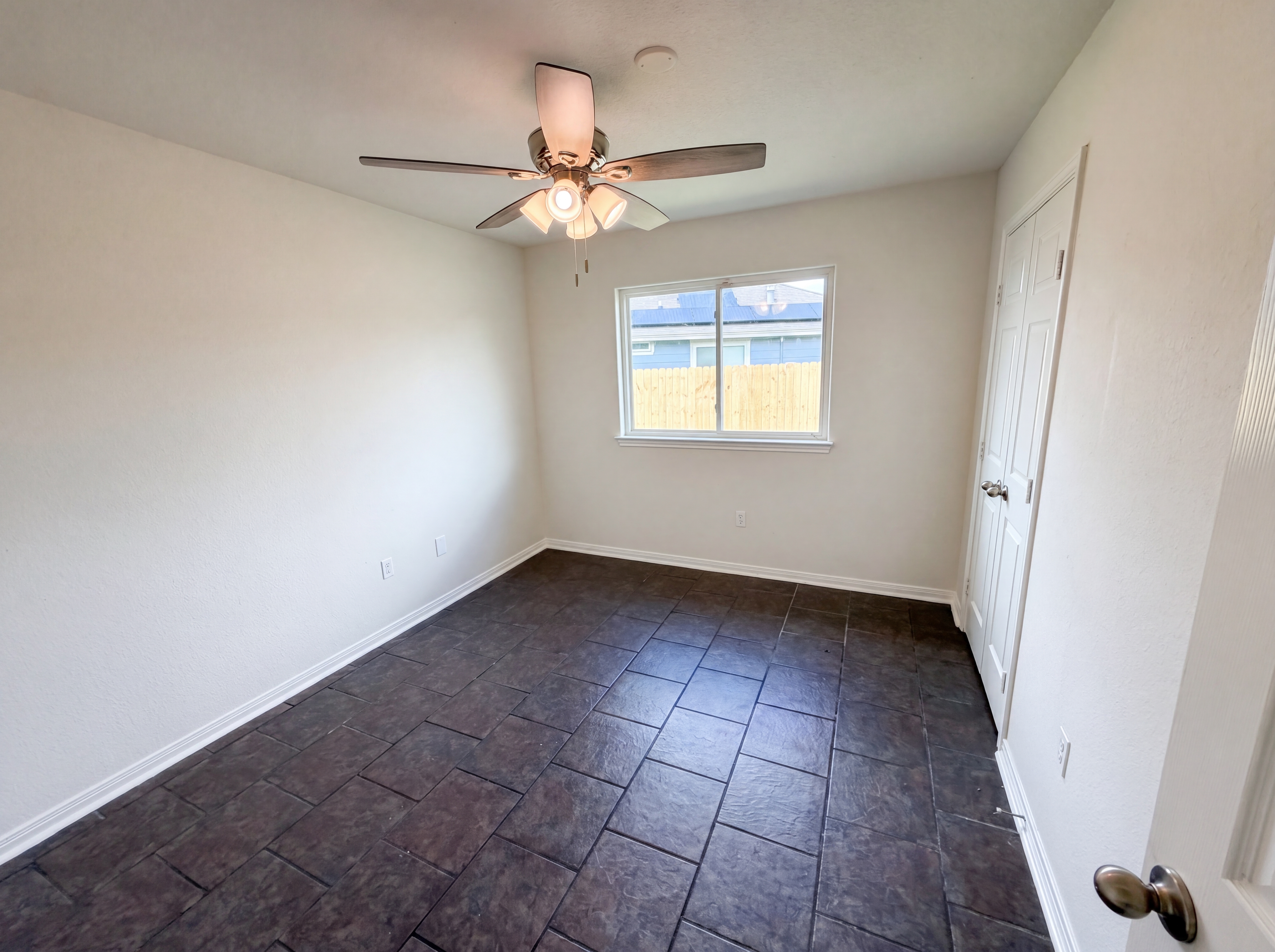 Photo 10 of 16 of 1706 Barlow Trl, Corpus Christi, TX