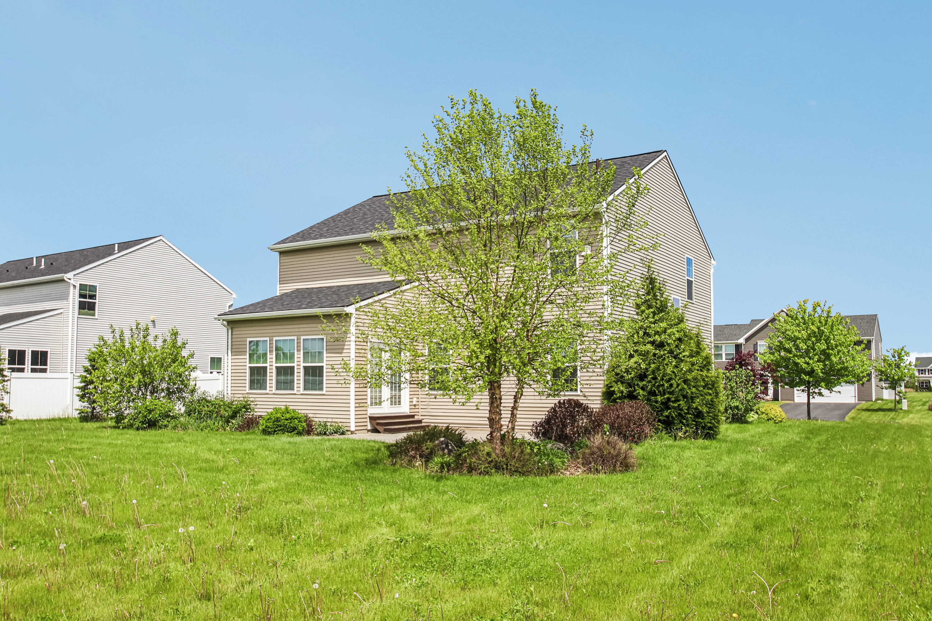 Photo 32 of 48 of 6007 Amber Dr, Farmington, NY
