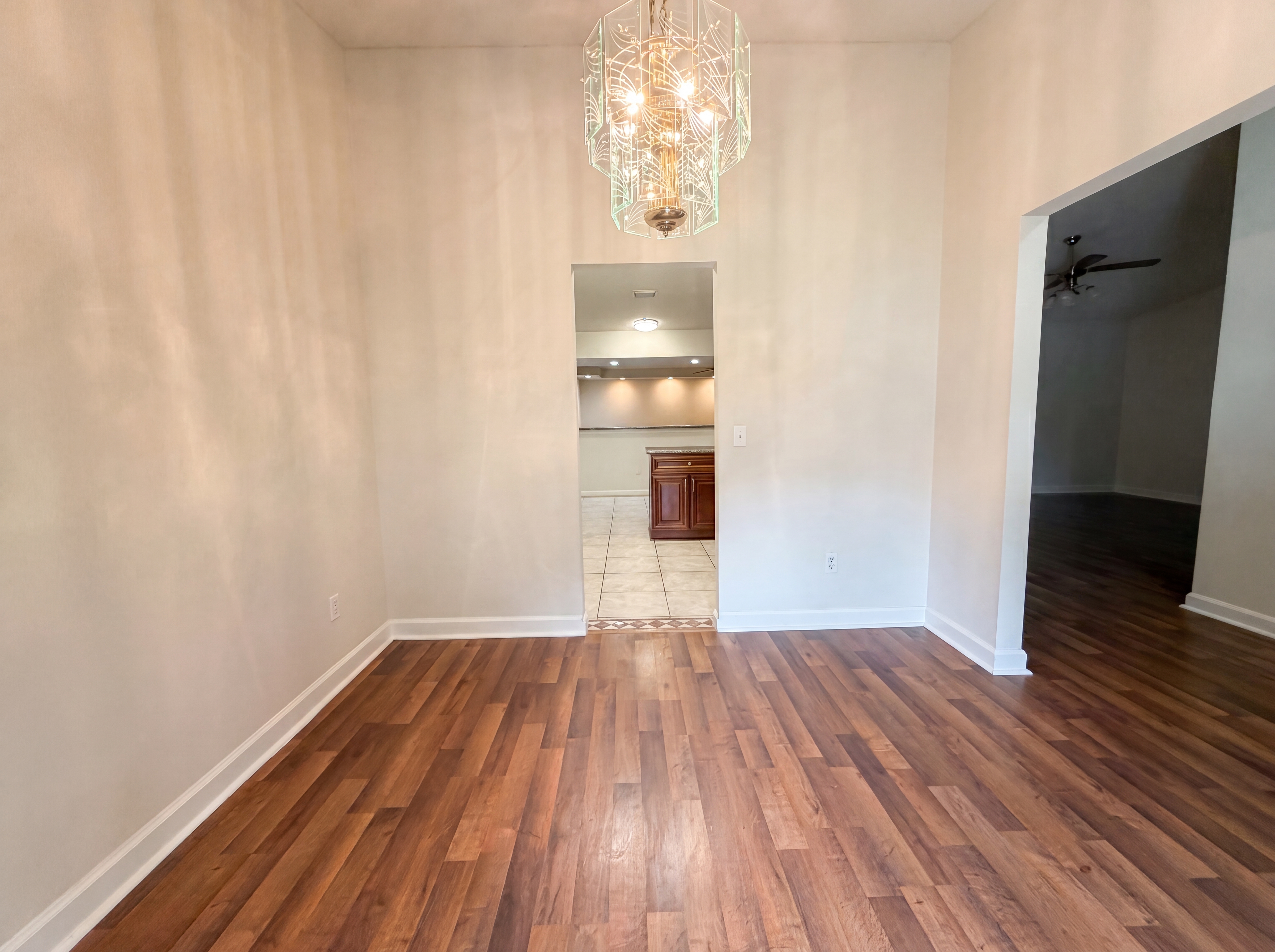 Photo 8 of 22 of 841 Chalmet Ln, Jacksonville, FL