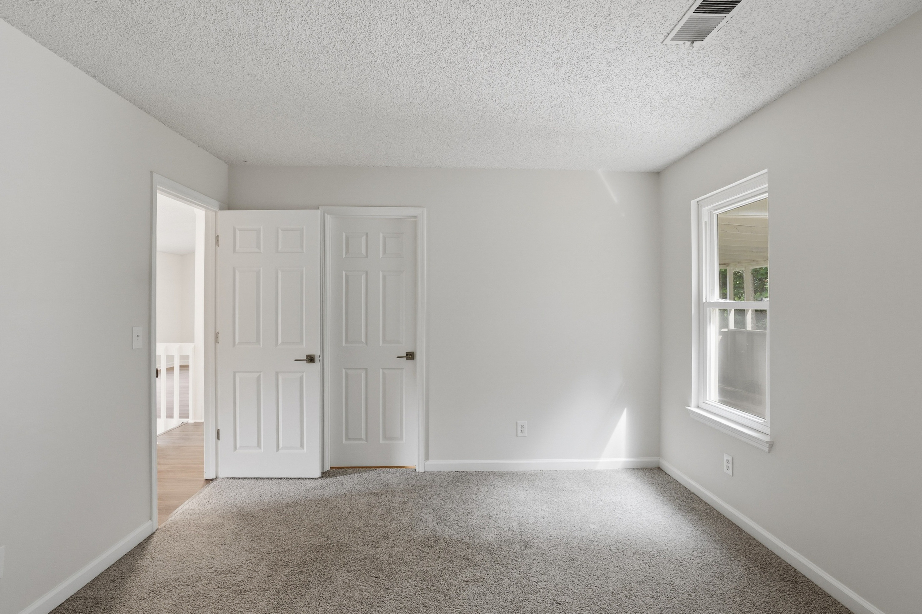 Photo 14 of 32 of 3318 Maison Ct, Lithonia, GA