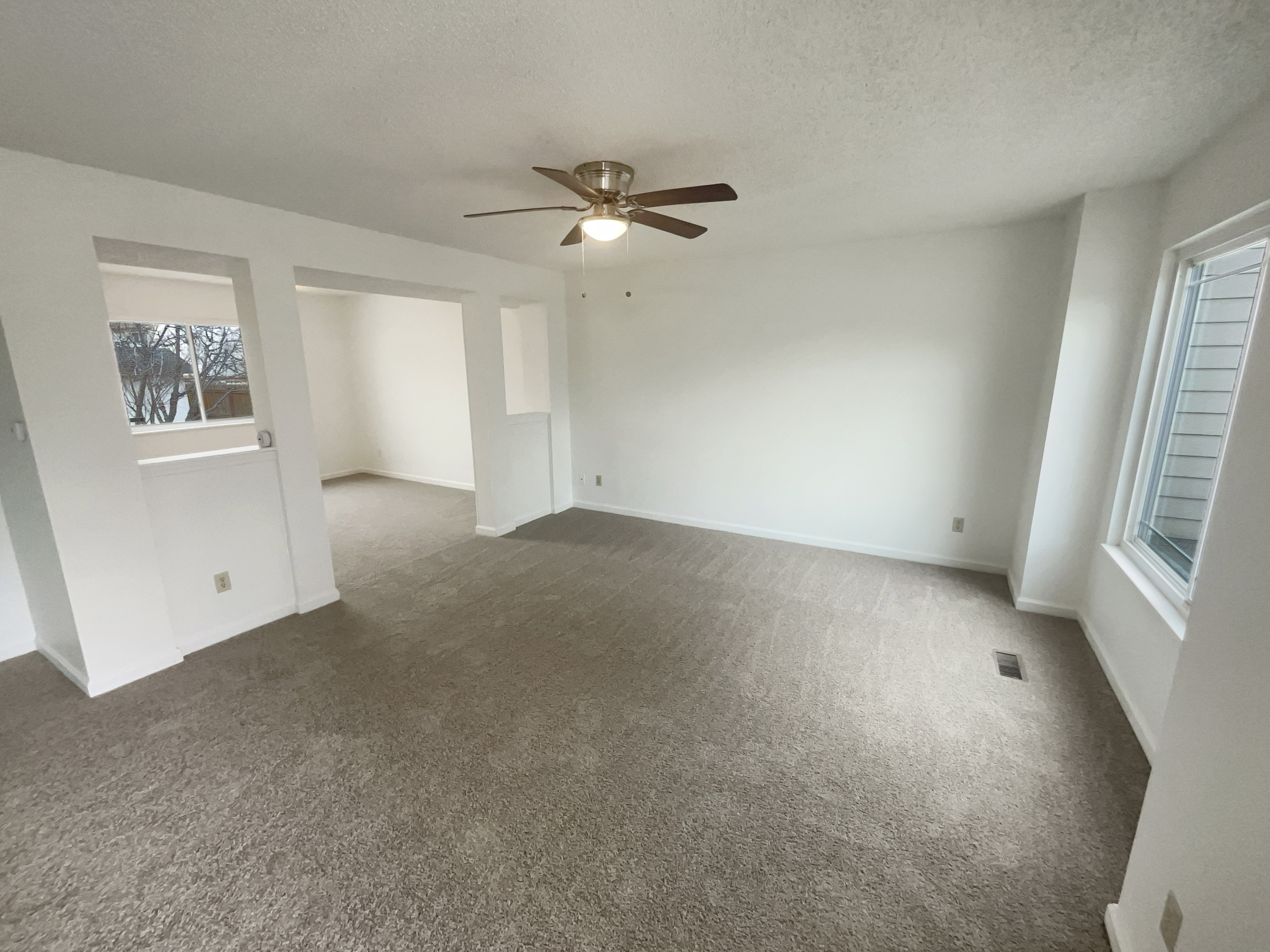 Photo 7 of 28 of 217 Corliss St, Colorado Springs, CO