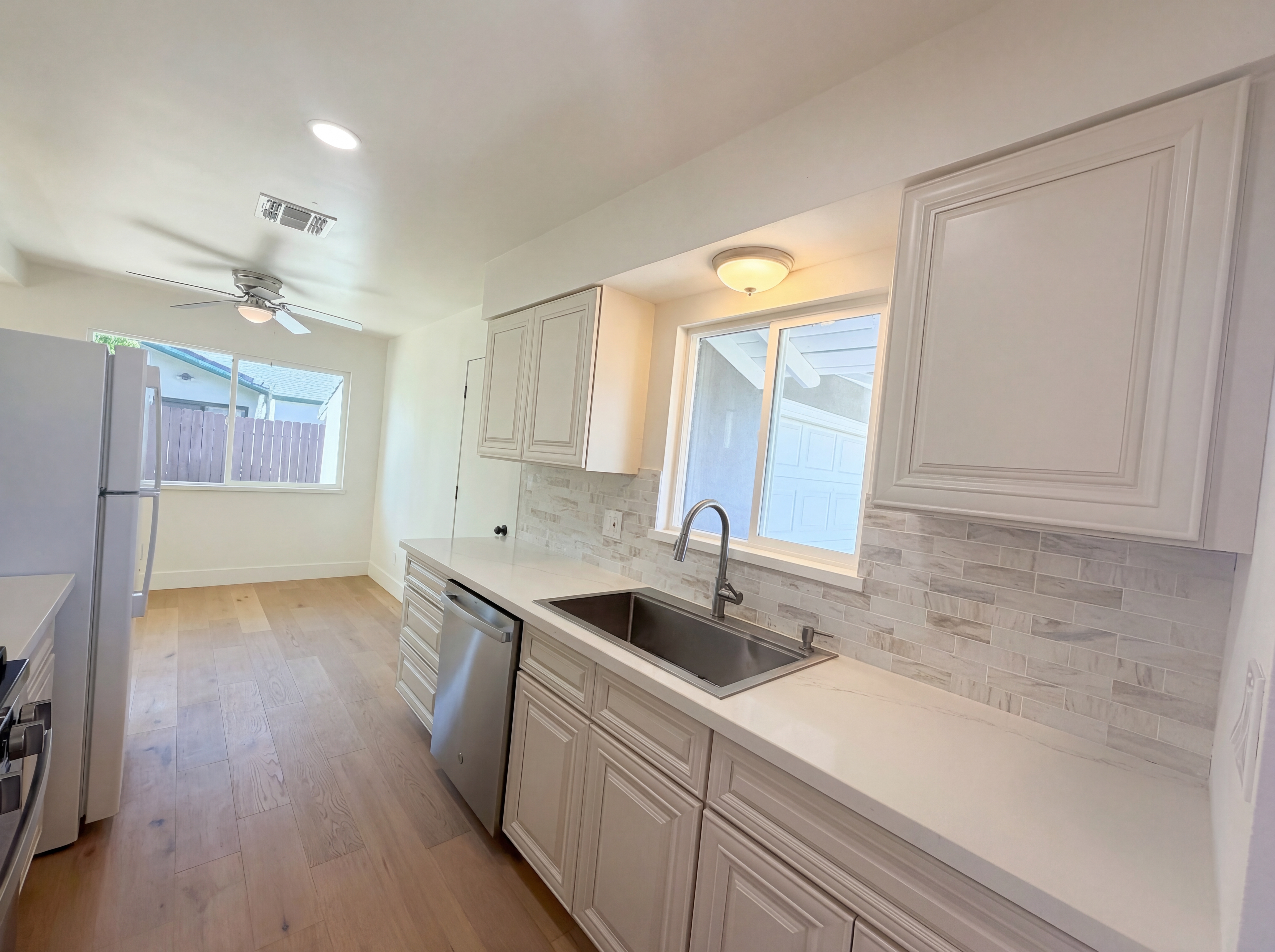 Photo 11 of 25 of 1128 Hobart Dr, Marysville, CA