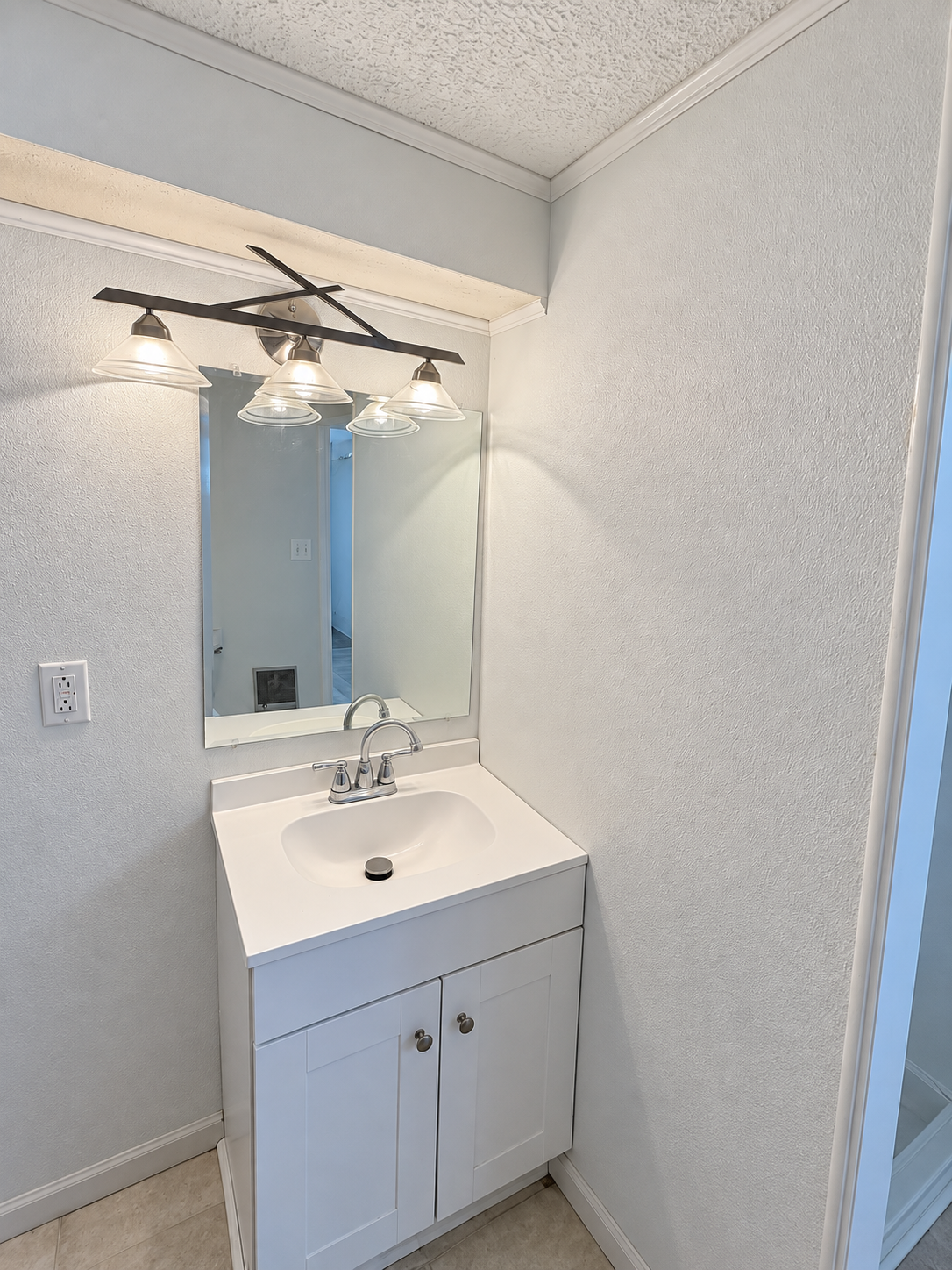 Photo 36 of 39 of 8223 Manorford Dr, Cleveland, OH