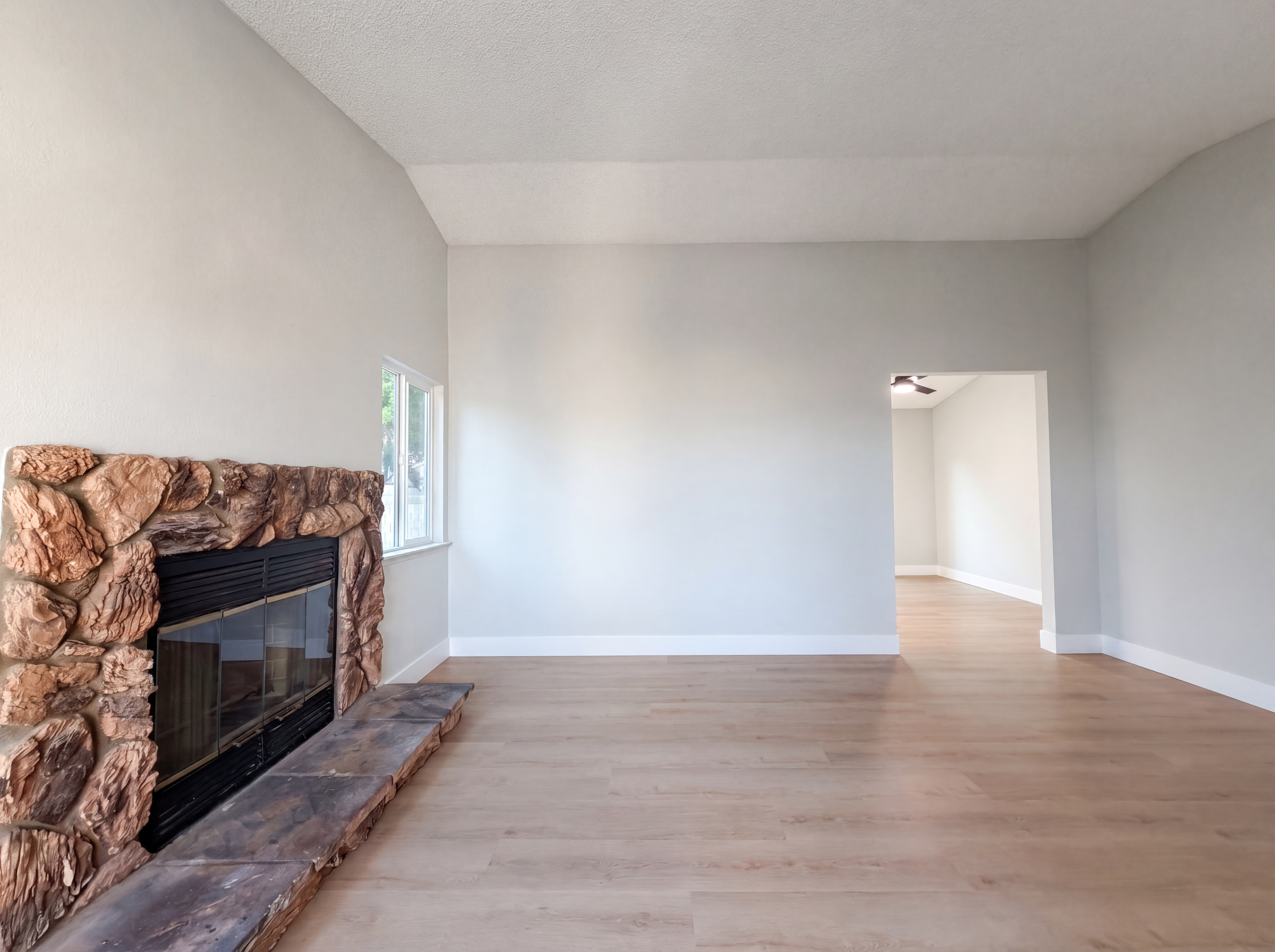 Photo 13 of 23 of 2553 E Avenue J4, Lancaster, CA
