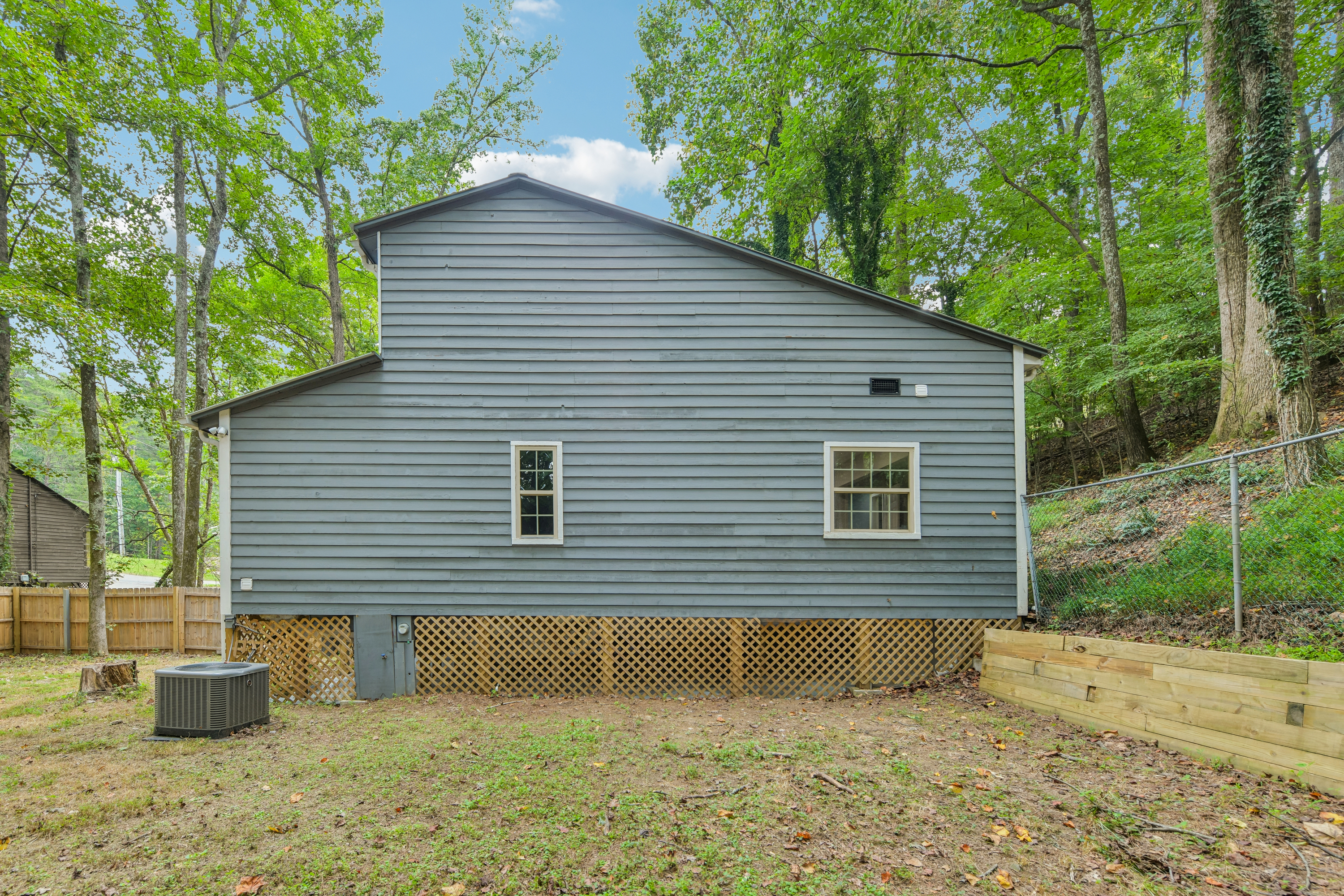 Photo 5 of 22 of 1370 Eaglecreek Trl, Cumming, GA