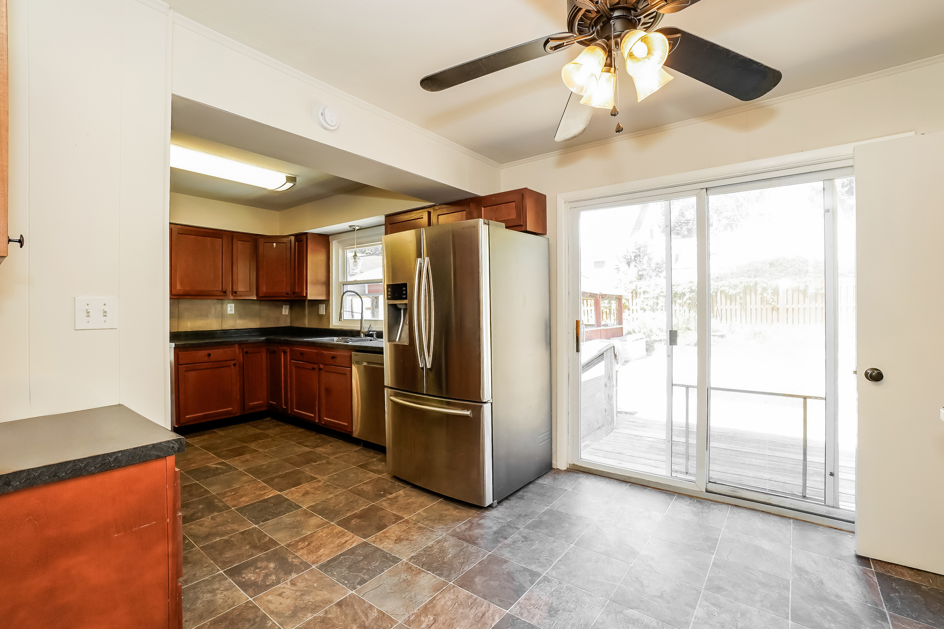 Photo 8 of 21 of 215 S Prairie Rd, New Lenox, IL
