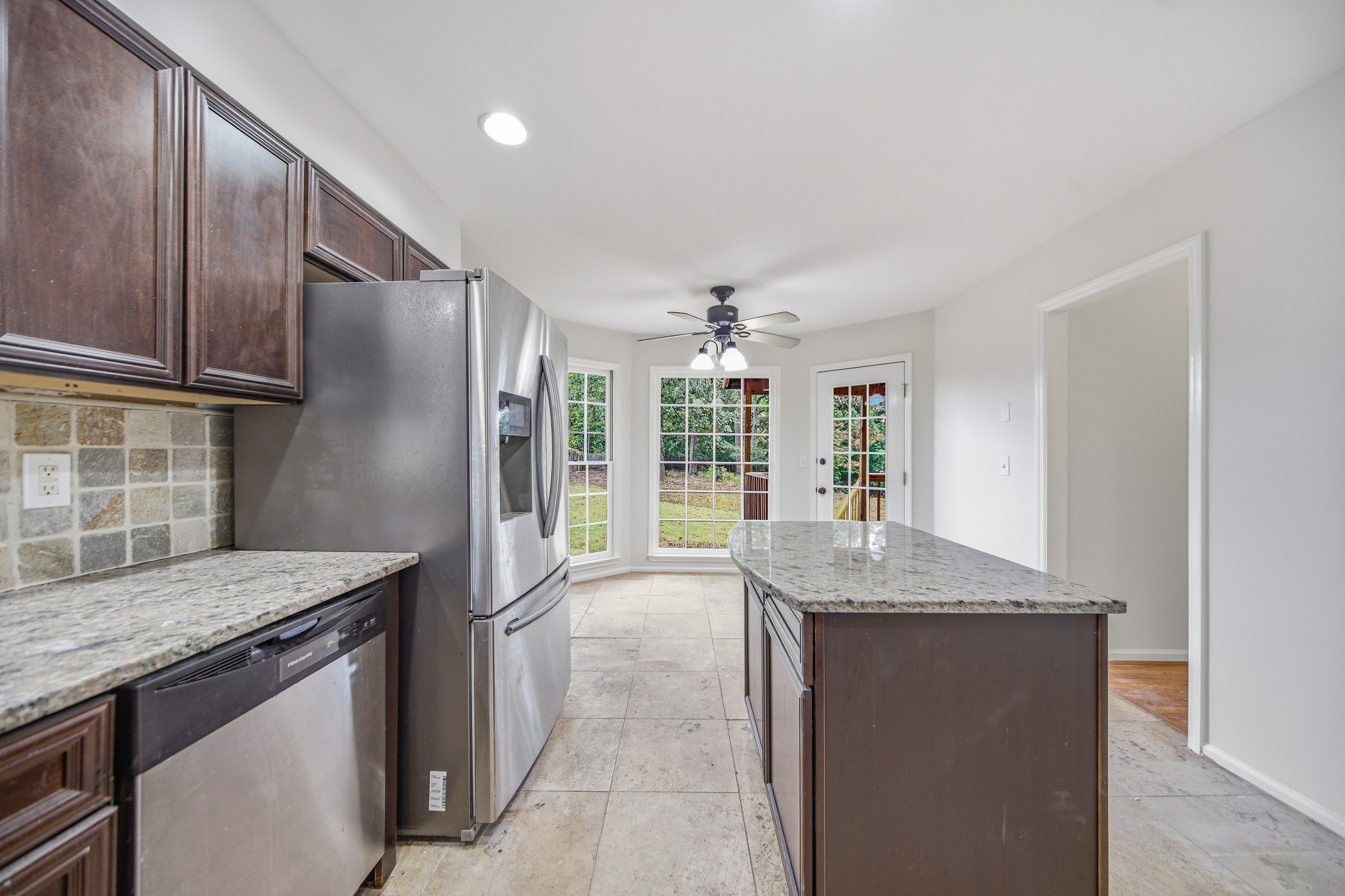 Photo 9 of 32 of 2690 Shadow Pine Dr, Roswell, GA