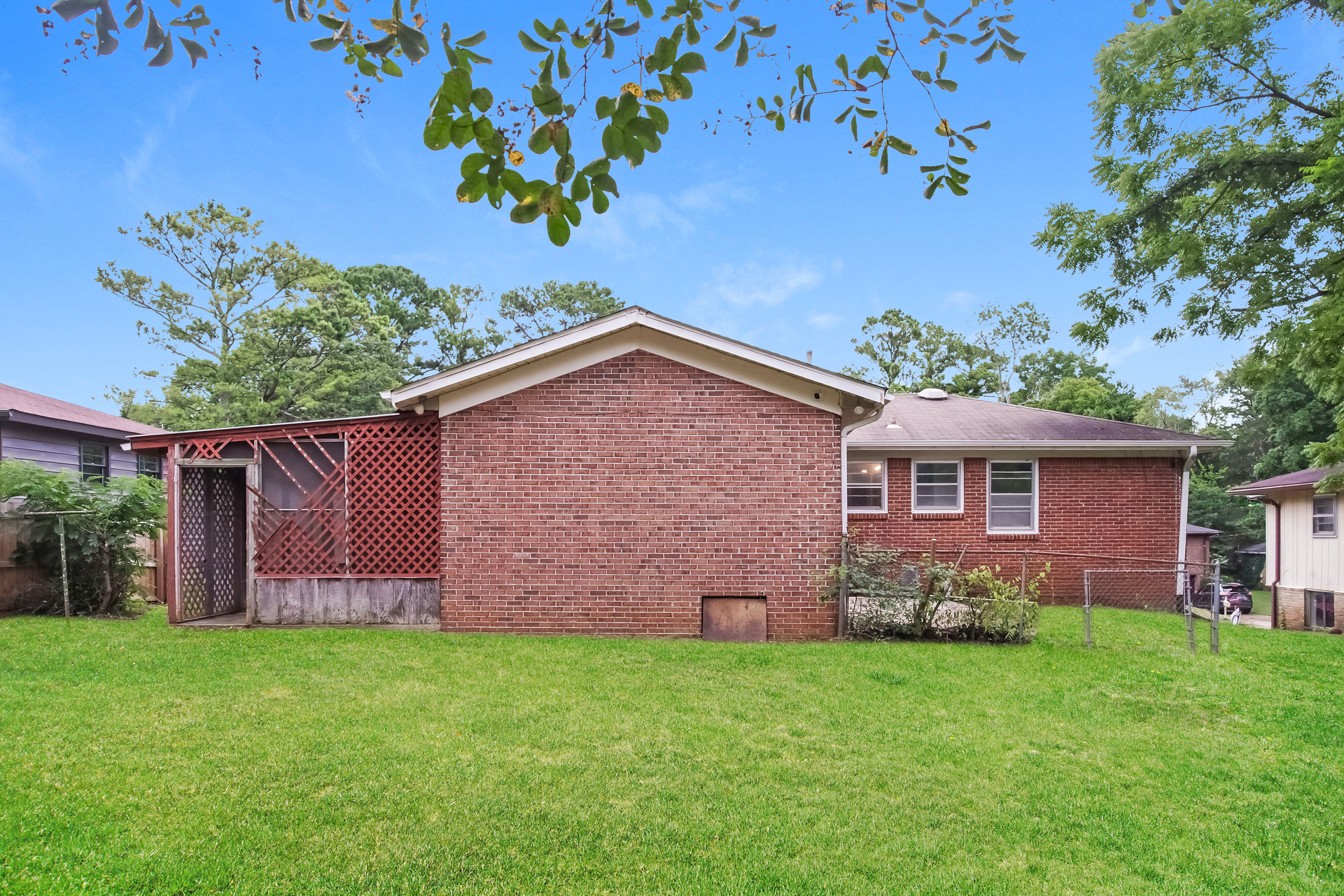 Photo 5 of 22 of 2609 Rockwell Rd NW, Huntsville, AL