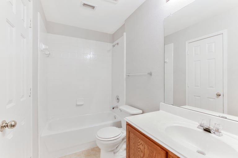 Photo 17 of 25 - 305 Millford Rd, Roanoke, TX 76262
