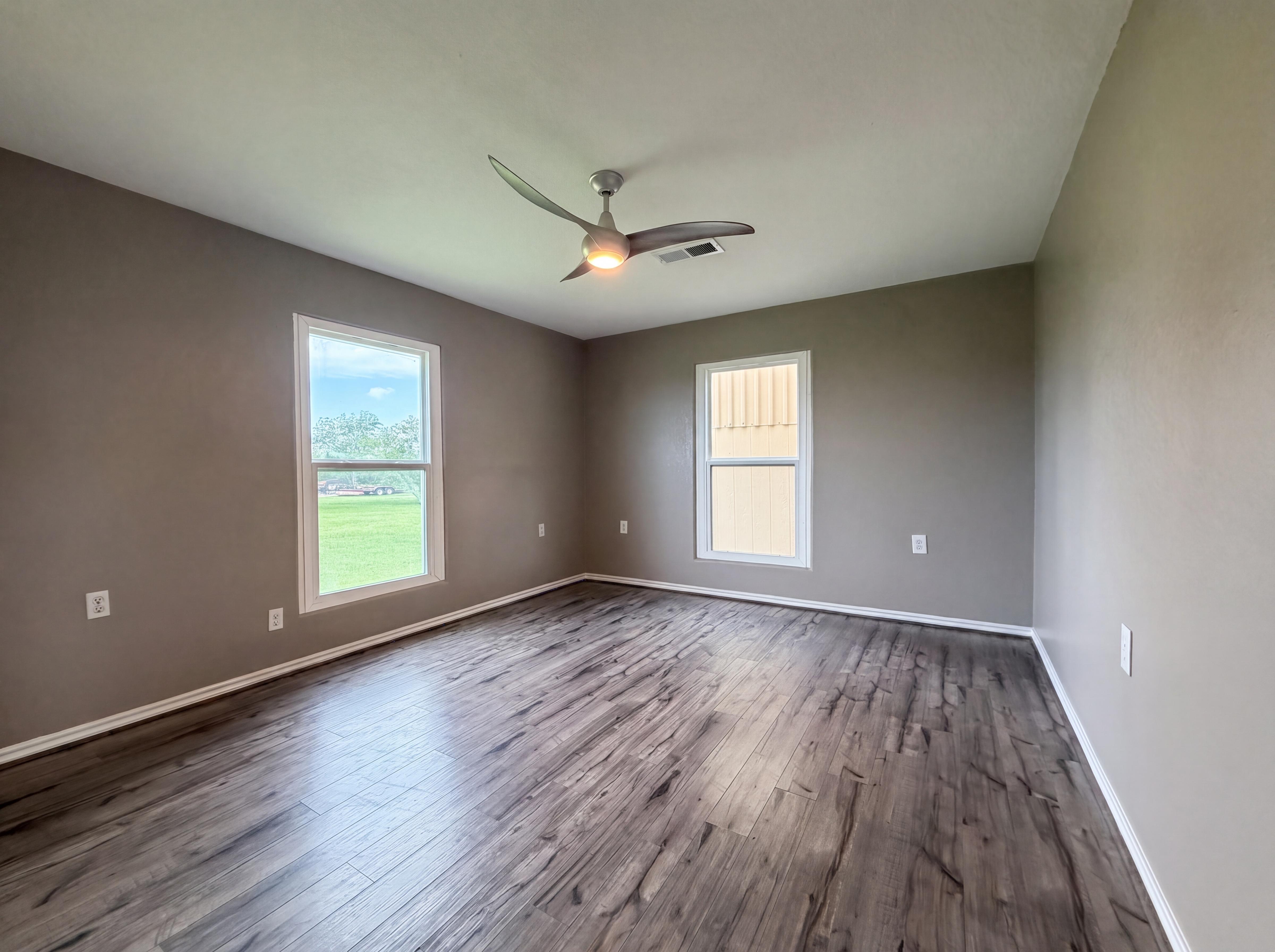 Photo 9 of 19 of 552 Marshall Johnson Ave S, Port Lavaca, TX