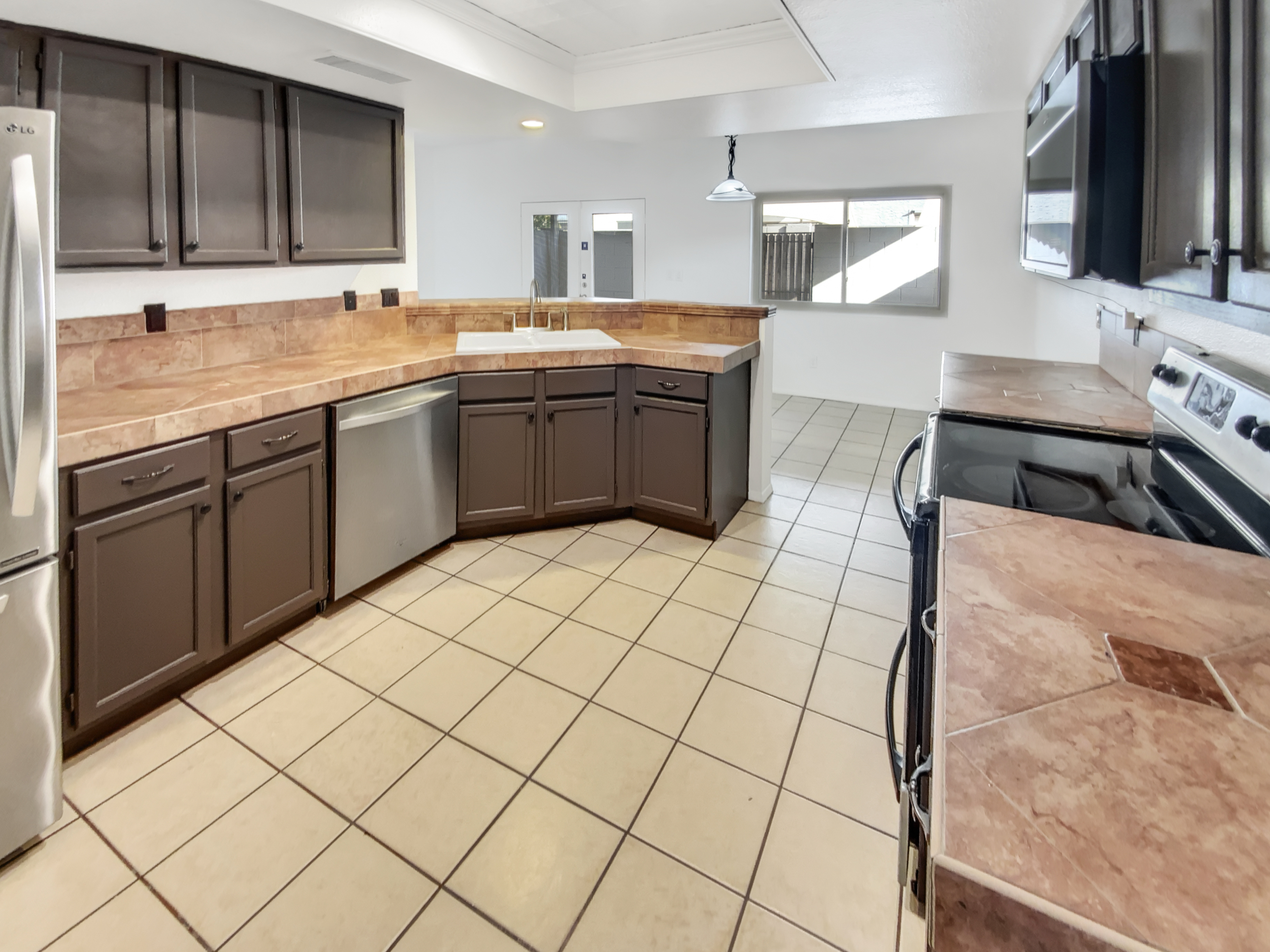 Photo 2 of 24 of 8605 N 67th Ln, Peoria, AZ