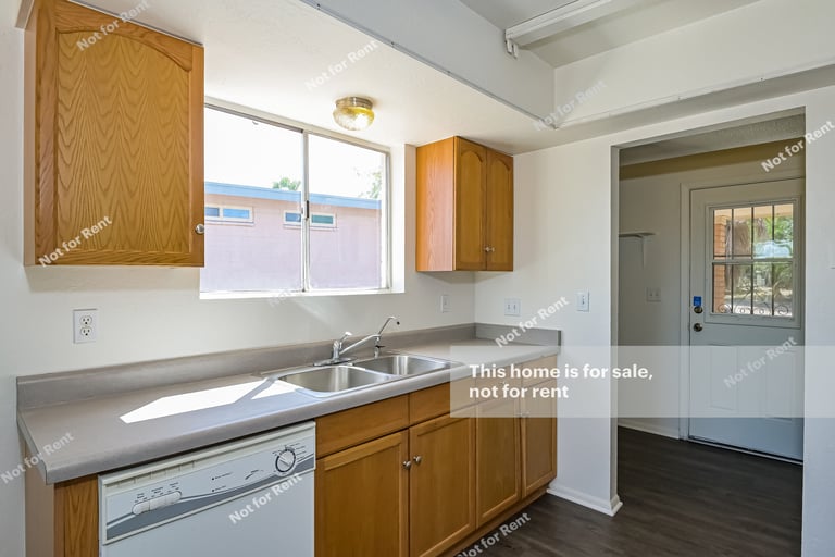 Photo 14 of 25 - 630 N Citrus Ave, Tucson, AZ 85748