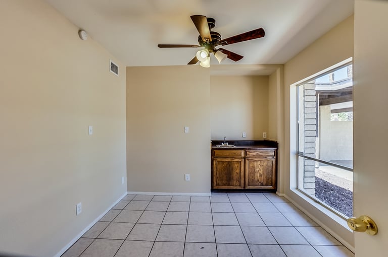 Photo 8 of 16 - 5265 W Carol Ave, Glendale, AZ 85302