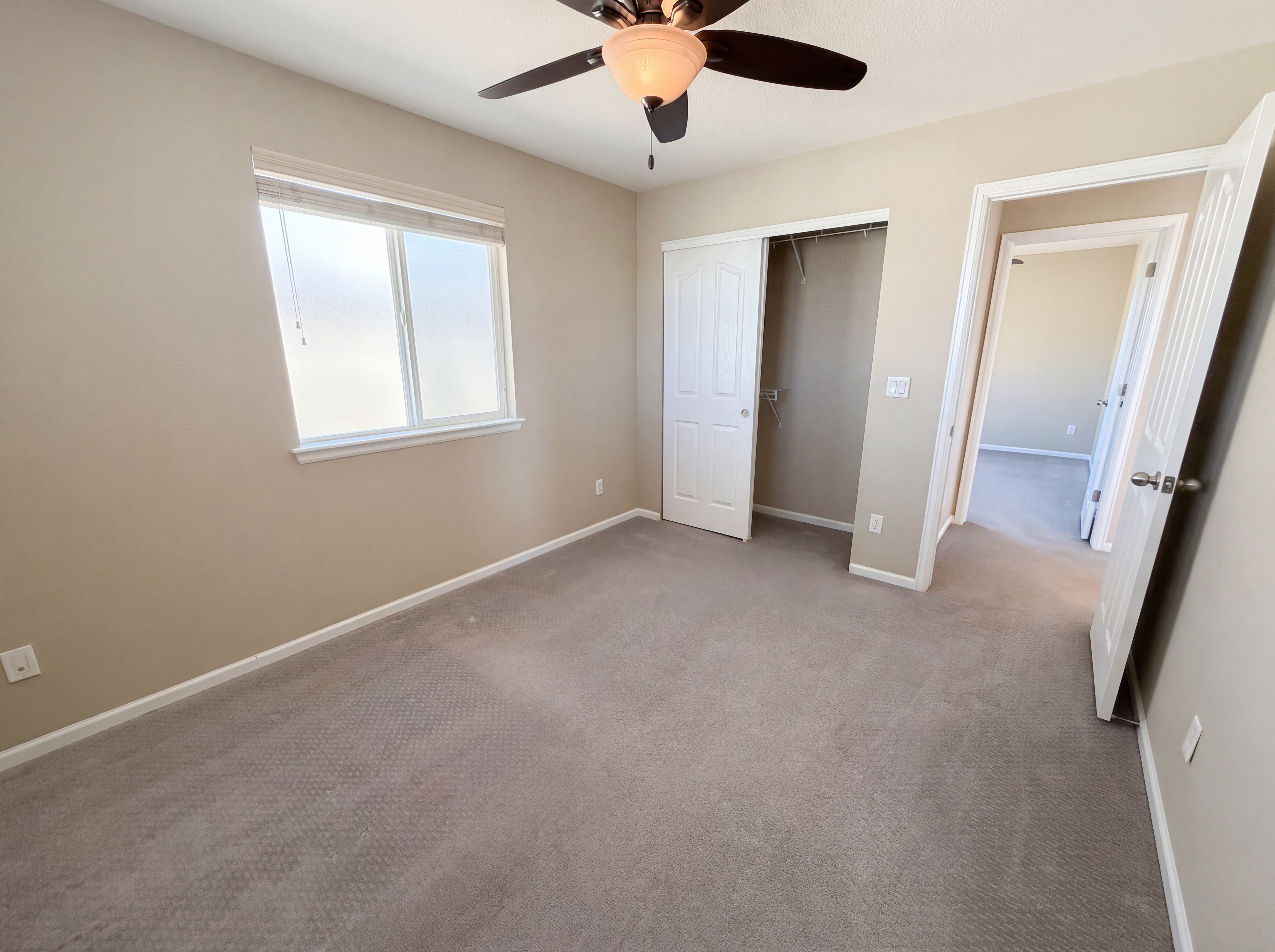 Photo 24 of 36 of 10049 Southlawn Cir, Commerce City, CO