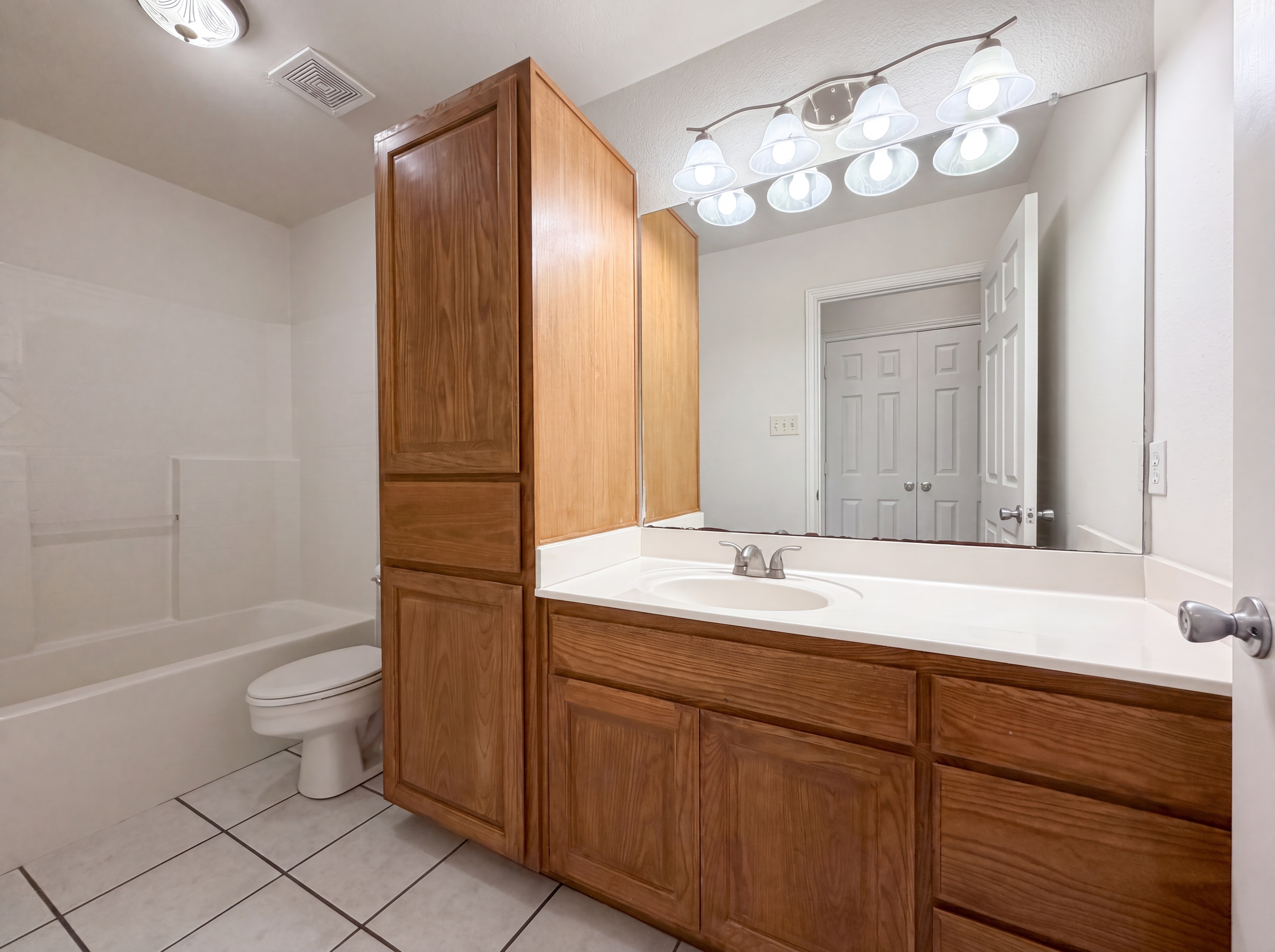 Photo 17 of 20 of 6041 King Trl, Corpus Christi, TX