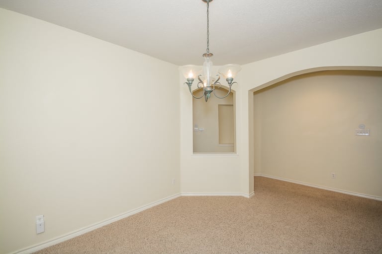 Photo 3 of 24 - 1012 Ridgecrest Dr, McKinney, TX 75069