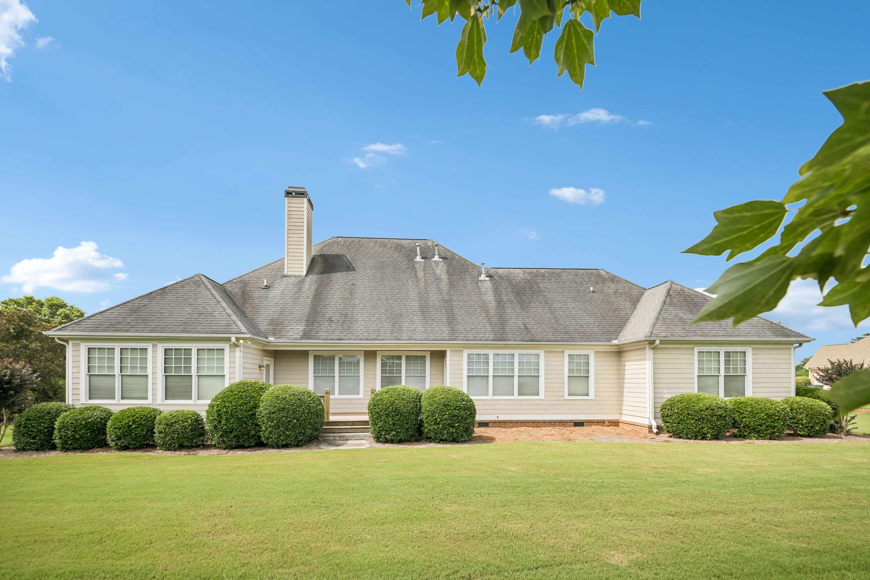 Photo 8 of 31 of 1040 E Magnolia Loop, Madison, GA