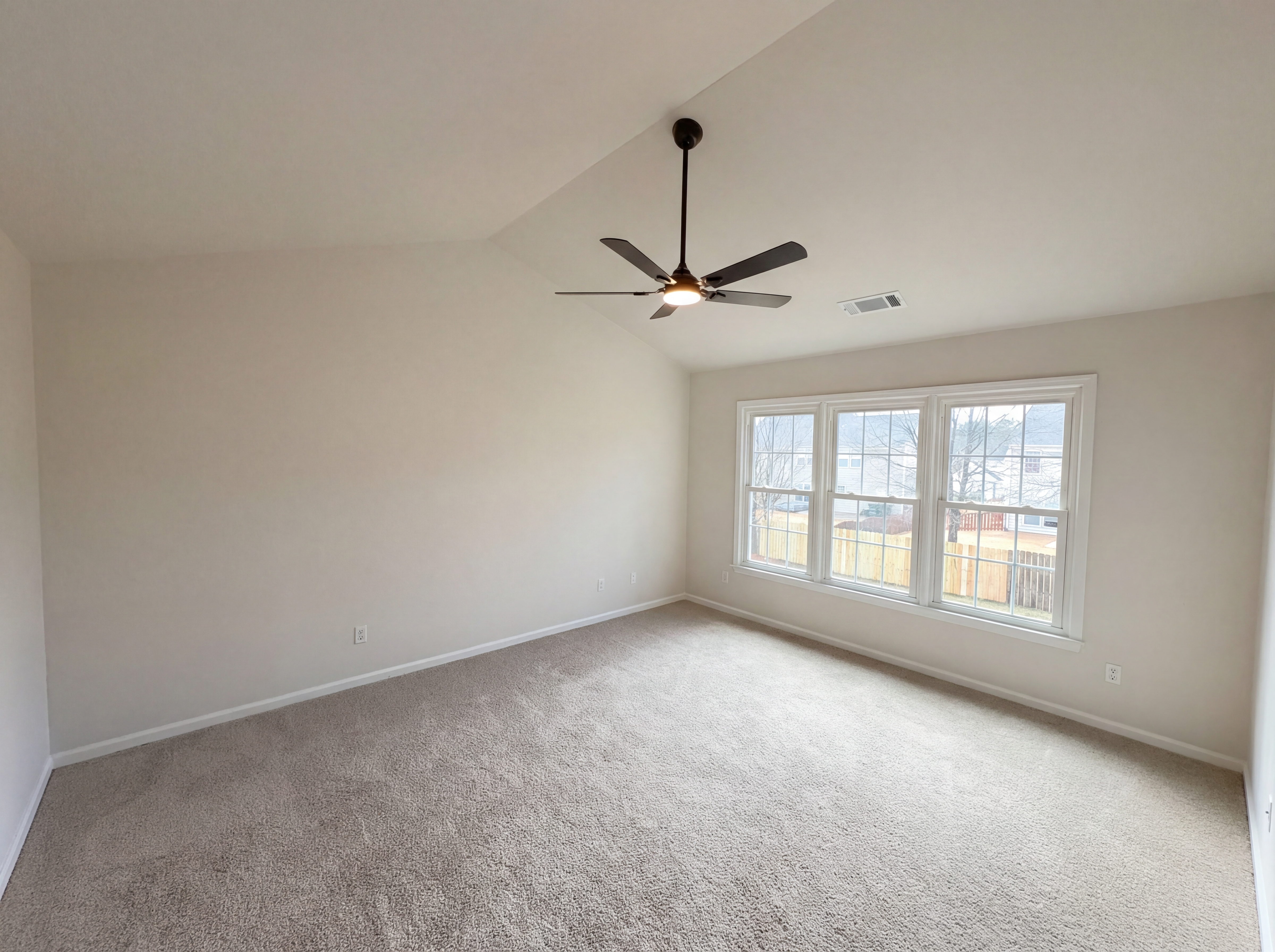 Photo 4 of 21 of 8141 Long Nook Ln, Charlotte, NC